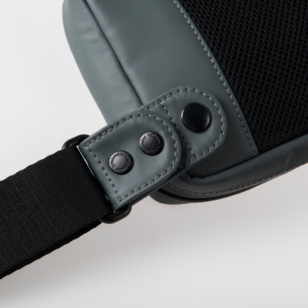 aunts & uncles Japan Nishi Mito Gürteltasche dark shadow