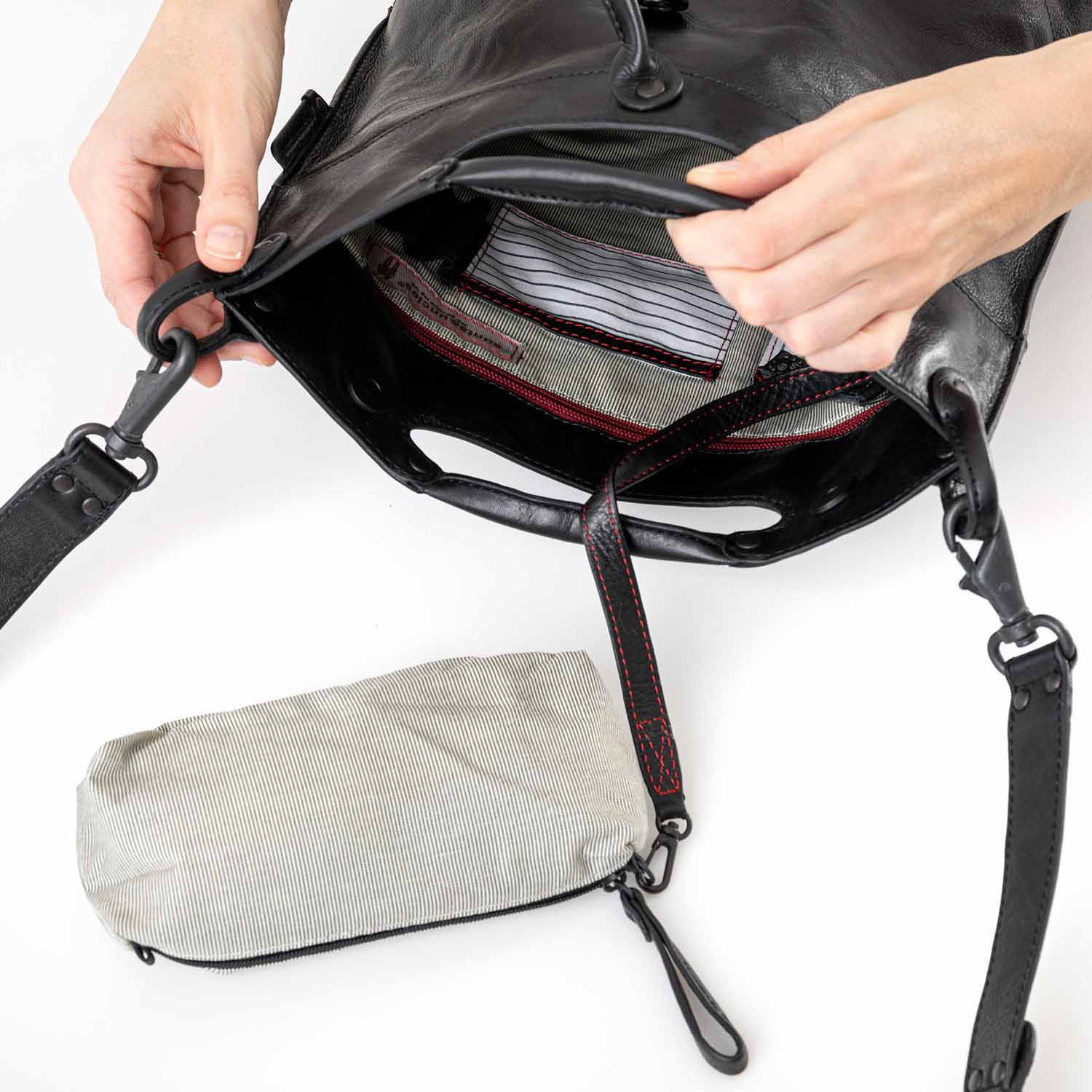 aunts & uncles Grandma's Luxury Club Mrs. Pancake Umhängetasche blacksmoke aunts & uncles Grandma's Luxury Club Mrs. Pancake Umhängetasche blacksmoke