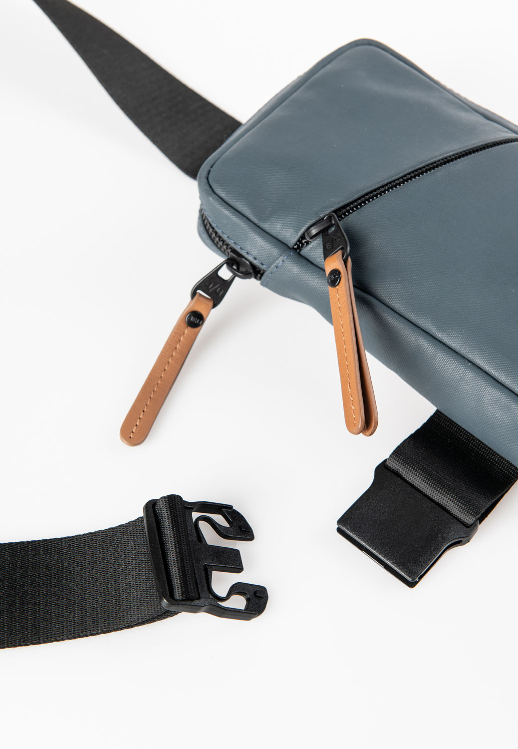 aunts & uncles Japan Iwako Crossbag / Phonebag cosmic void