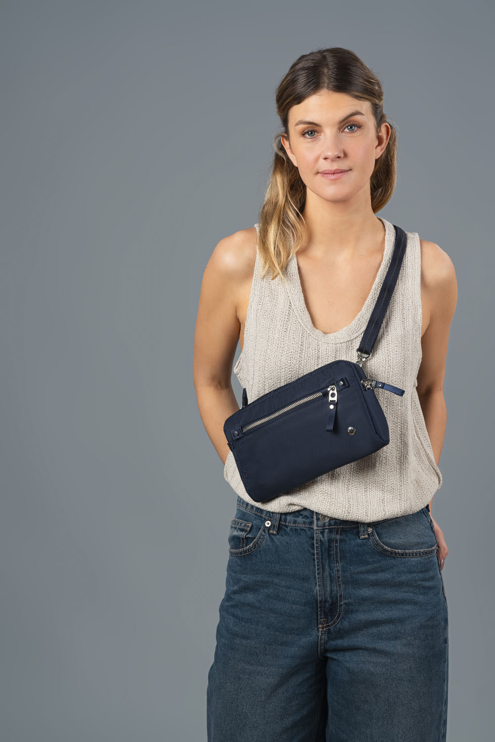 pacsafe W Anti-Theft 3-In-1 Sling Navy pacsafe W Anti-Theft 3-In-1 Sling Navy
