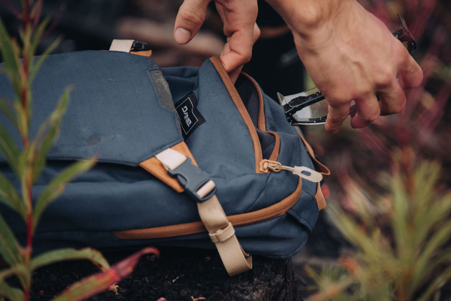 Dakine Drafter 10L Bike Hydration Backpack Midnight Blue