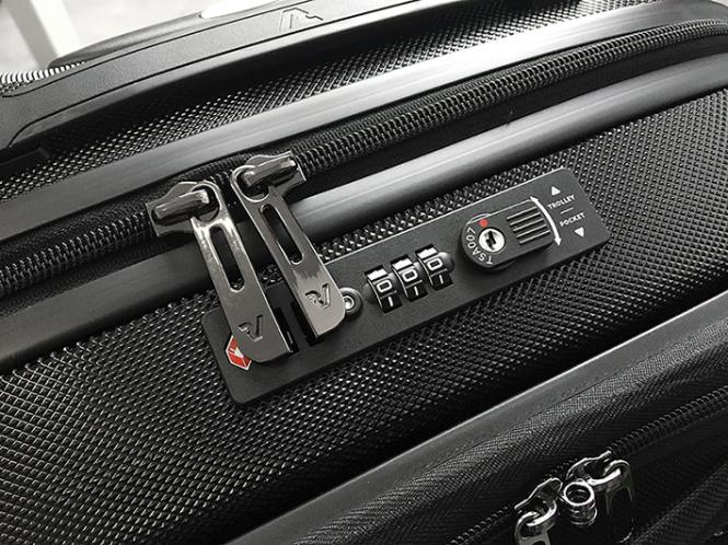 Roncato Double Premium Cabin Trolley 4R Black Roncato Double Premium Cabin Trolley 4R Black