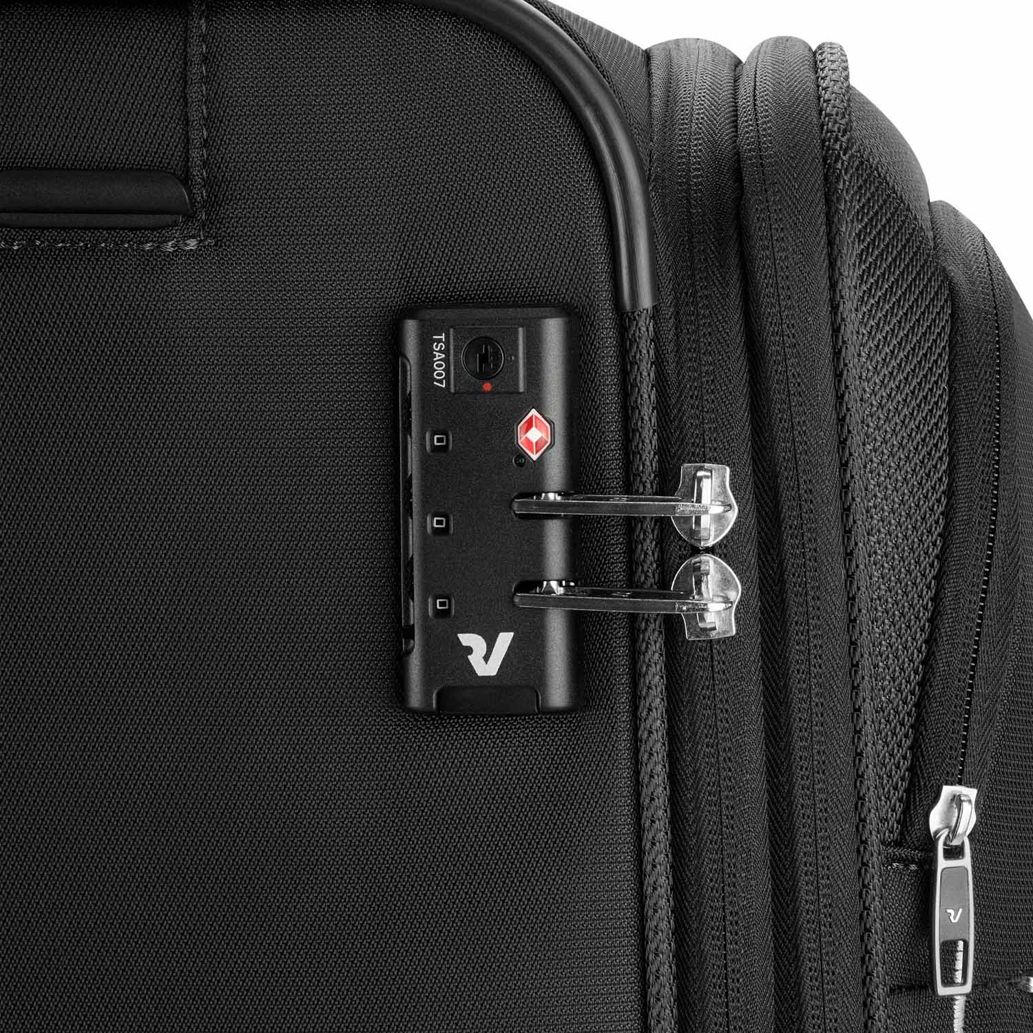 Roncato Joy Handgepäck carry-on 4-Rollen, erweiterbar 55x35cm Nachtblau Roncato Joy Handgepäck carry-on 4-Rollen, erweiterbar 55x35cm Nachtblau