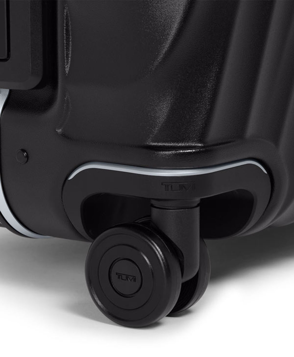 Tumi 19 Degree Frame Short Trip Koffer 66cm Black Texture Tumi 19 Degree Frame Short Trip Koffer 66cm Black Texture