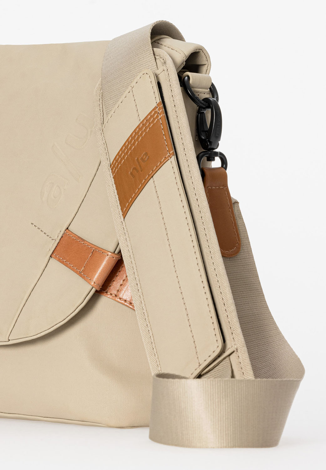 aunts & uncles Japan Sendai Umhängetasche nomad