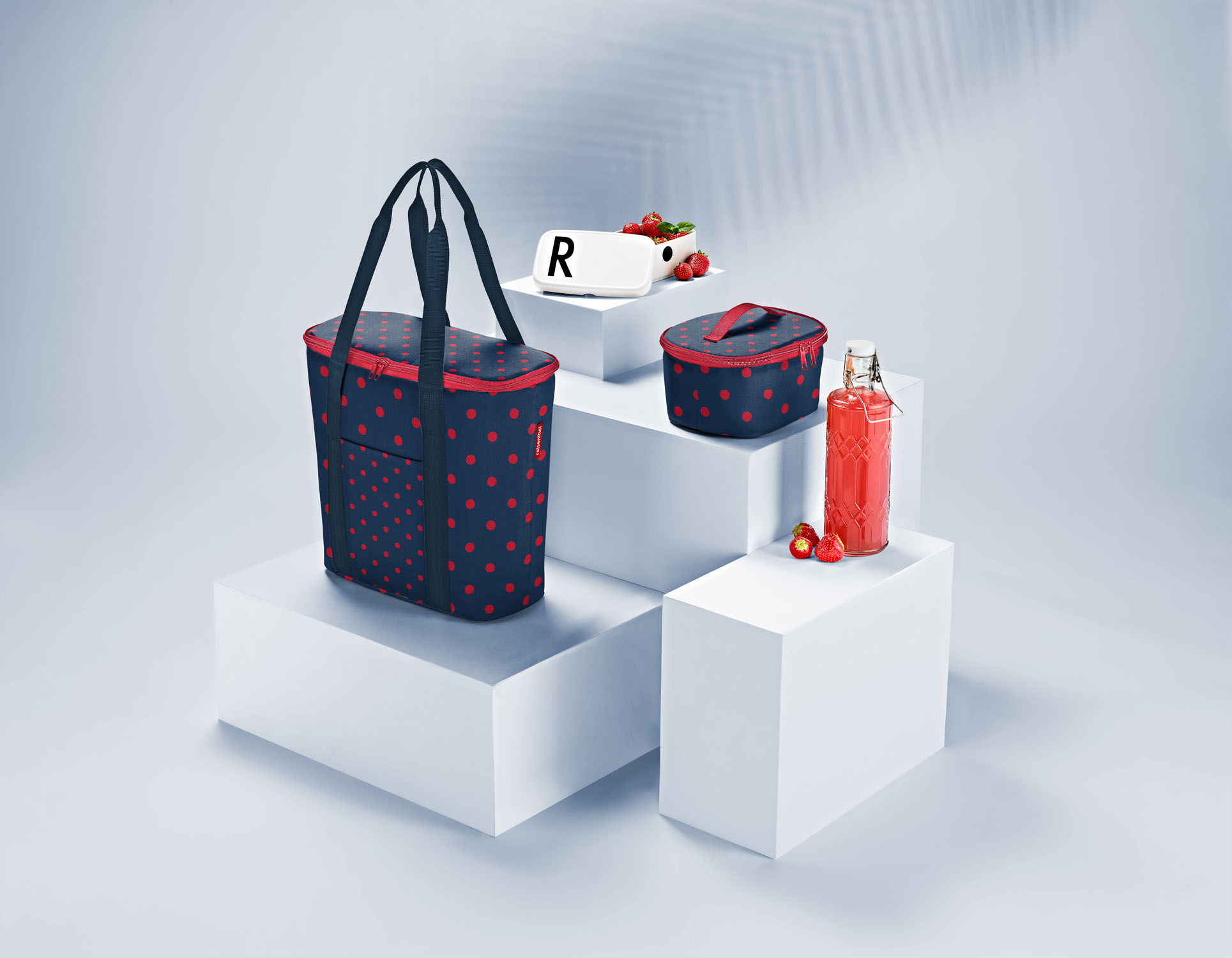 Reisenthel Thermo coolerbag M pocket mixed dots red