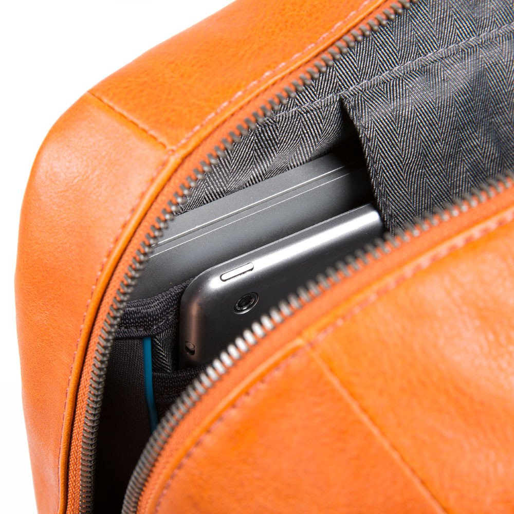 Piquadro Blue Square Special Großer Laptoprucksack mit iPad®-Fach Orange Piquadro Blue Square Special Großer Laptoprucksack mit iPad®-Fach Orange
