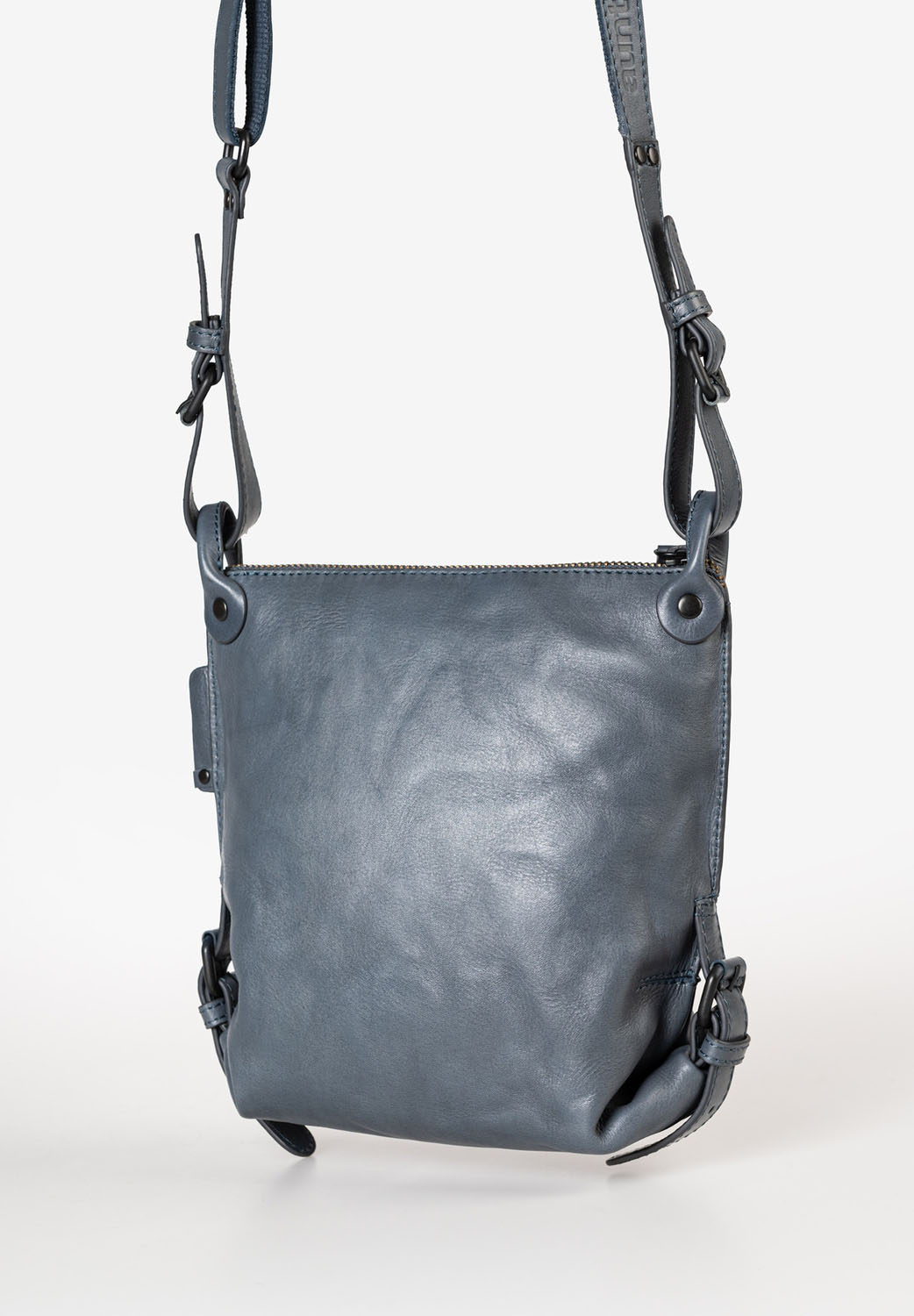 aunts & uncles Grandma's Luxury Club Mrs. Chocolate Cookie Umhängetasche wind