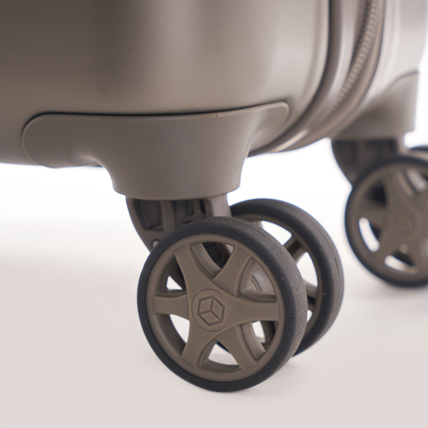 Hedgren Edge Carve XS Cabin Trolley, 4 Rollen, 55cm Dark Champagne Hedgren Edge Carve XS Cabin Trolley, 4 Rollen, 55cm Dark Champagne