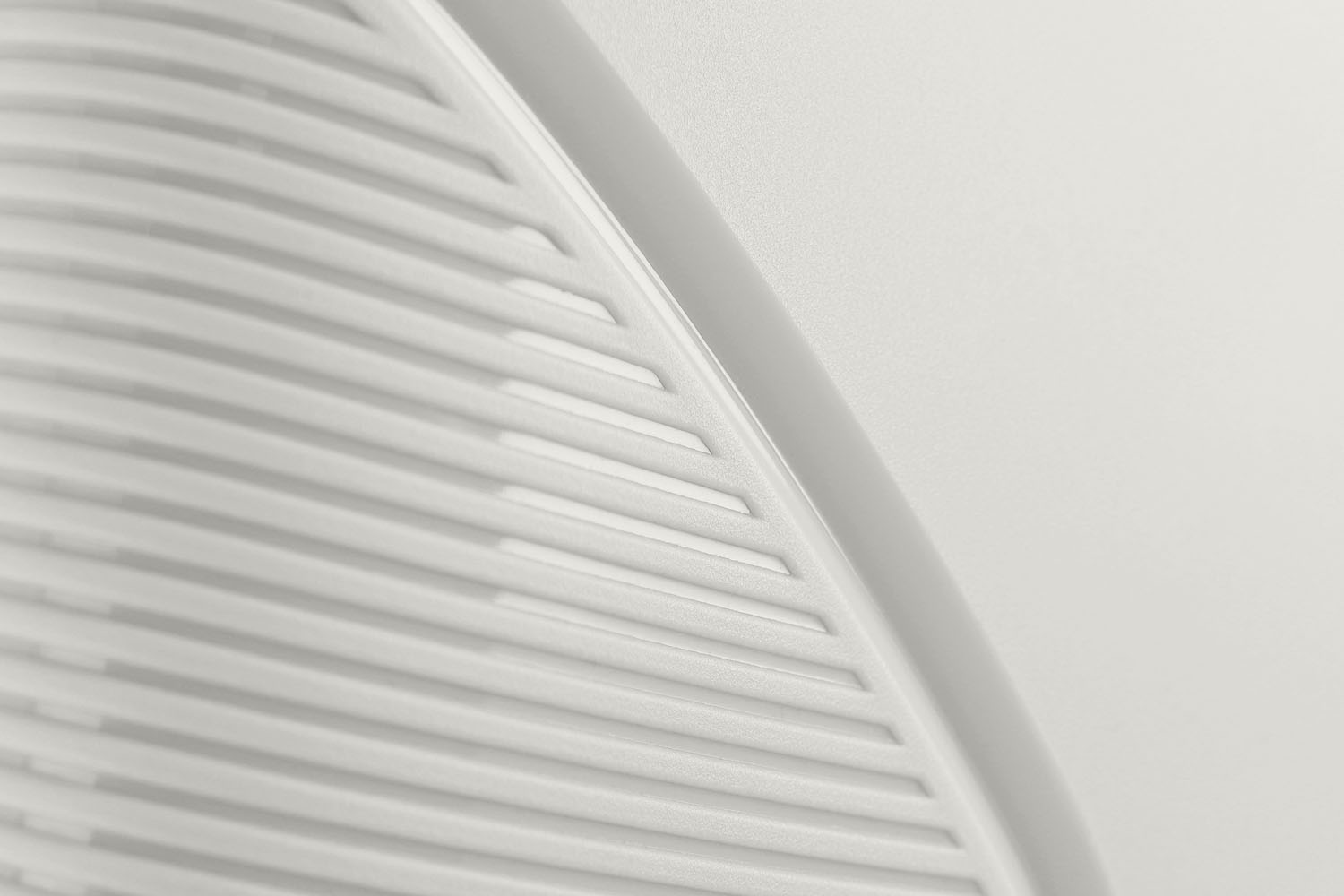 IMPACKT IP1 Koffer L, 4-Rollen Polar white