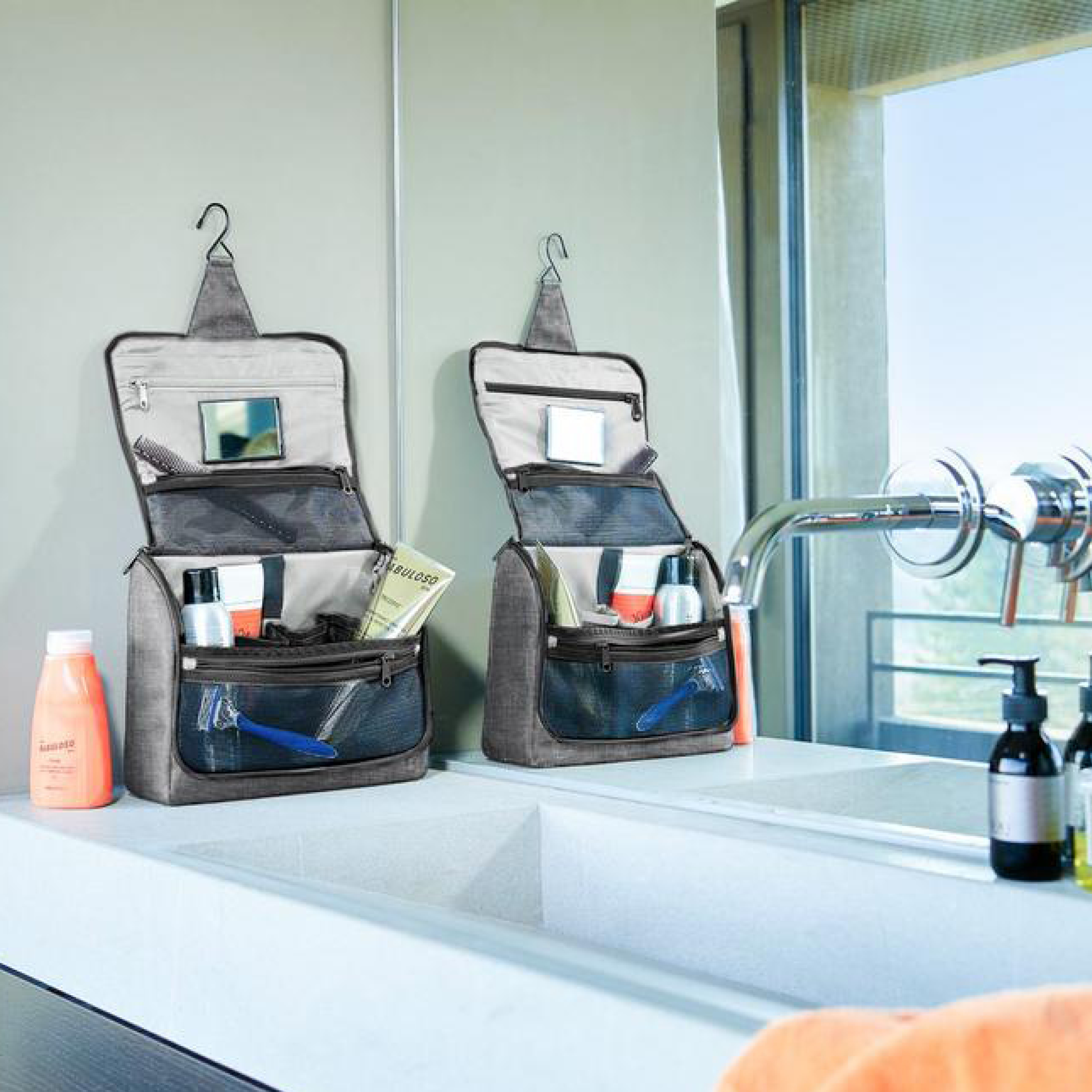 Reisenthel cosmetics toiletbag XL twist silver