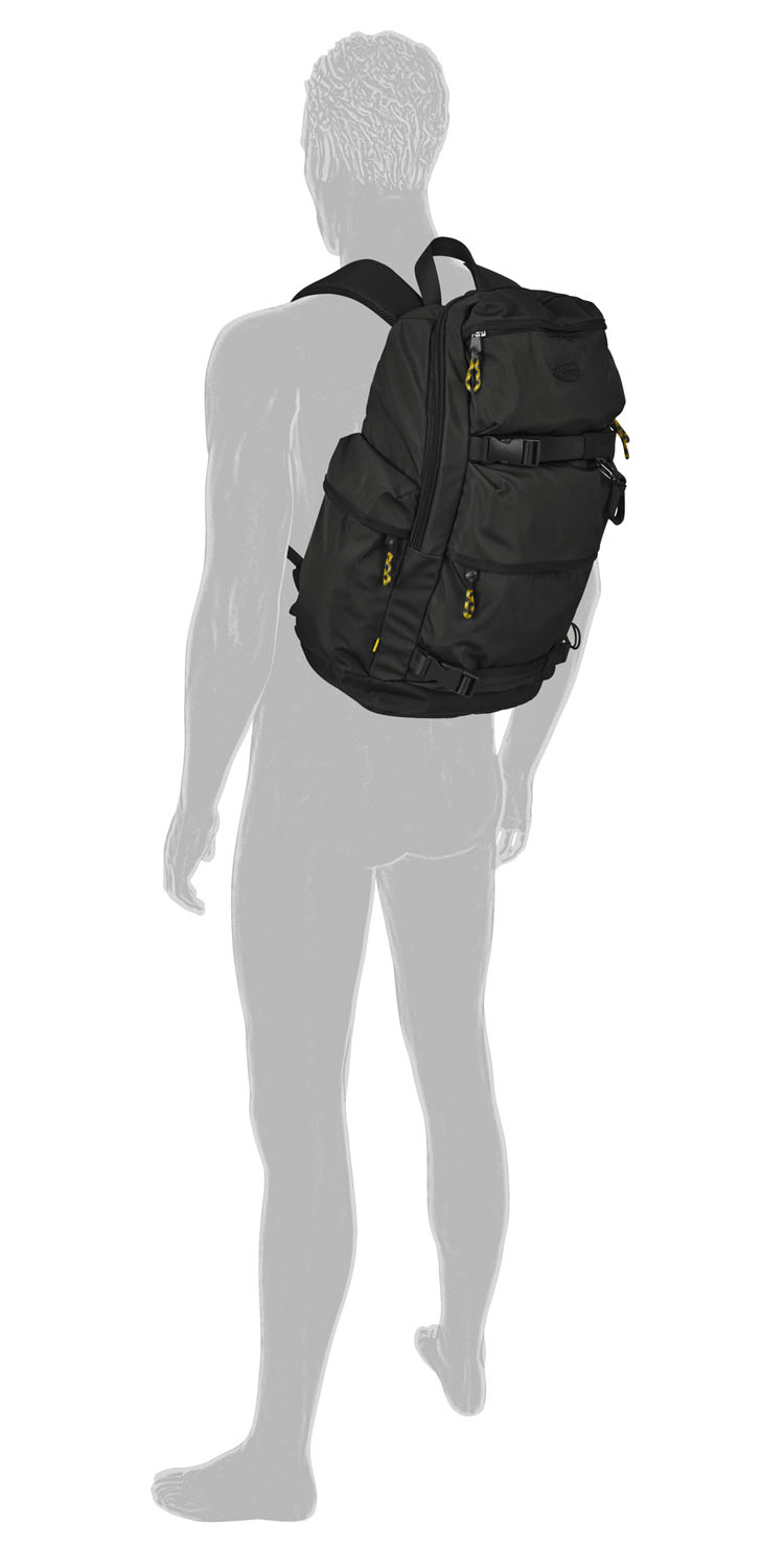 Camel Active Terra Backpack L aus recyceltem Nylon 4222 Schwarz