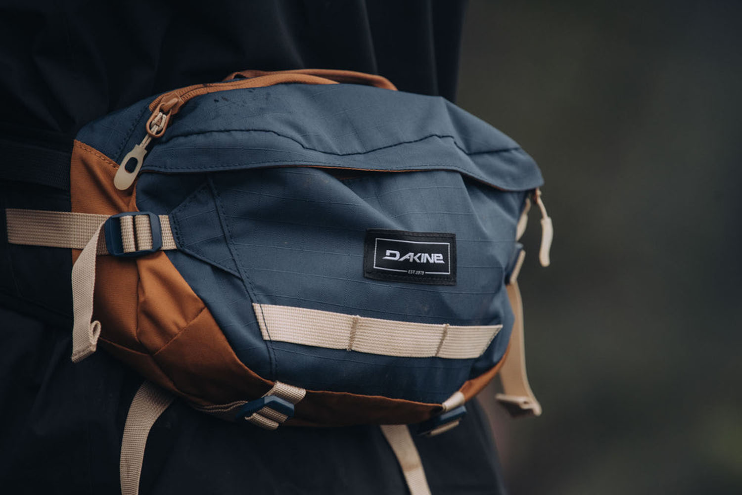 Dakine Hot Laps 5L Bike Waist Bag Flare Acid Wash