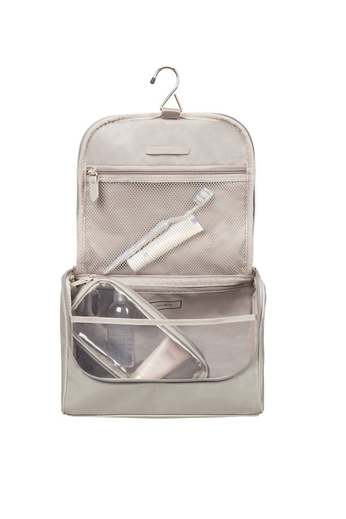 Samsonite Karissa Cosmetic Cases Hanging Toilet Kit Formula Red