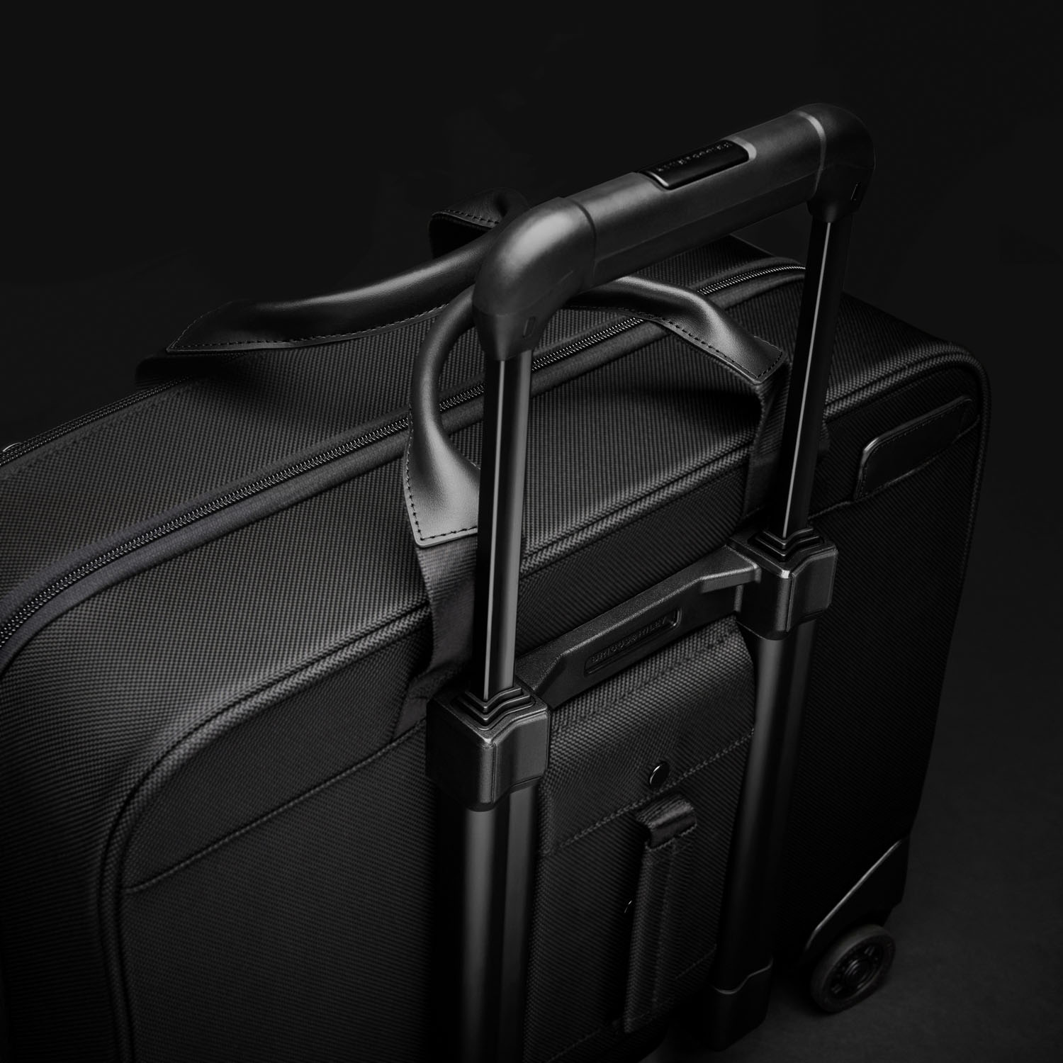 Briggs & Riley Business 2.0 Medium Spinner Brief 4 Wheels Black