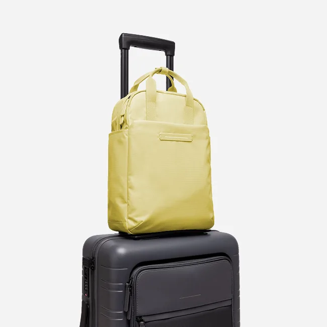 Horizn Studios Shibuya Totepack S Glossy Lemon Horizn Studios Shibuya Totepack S Glossy Lemon