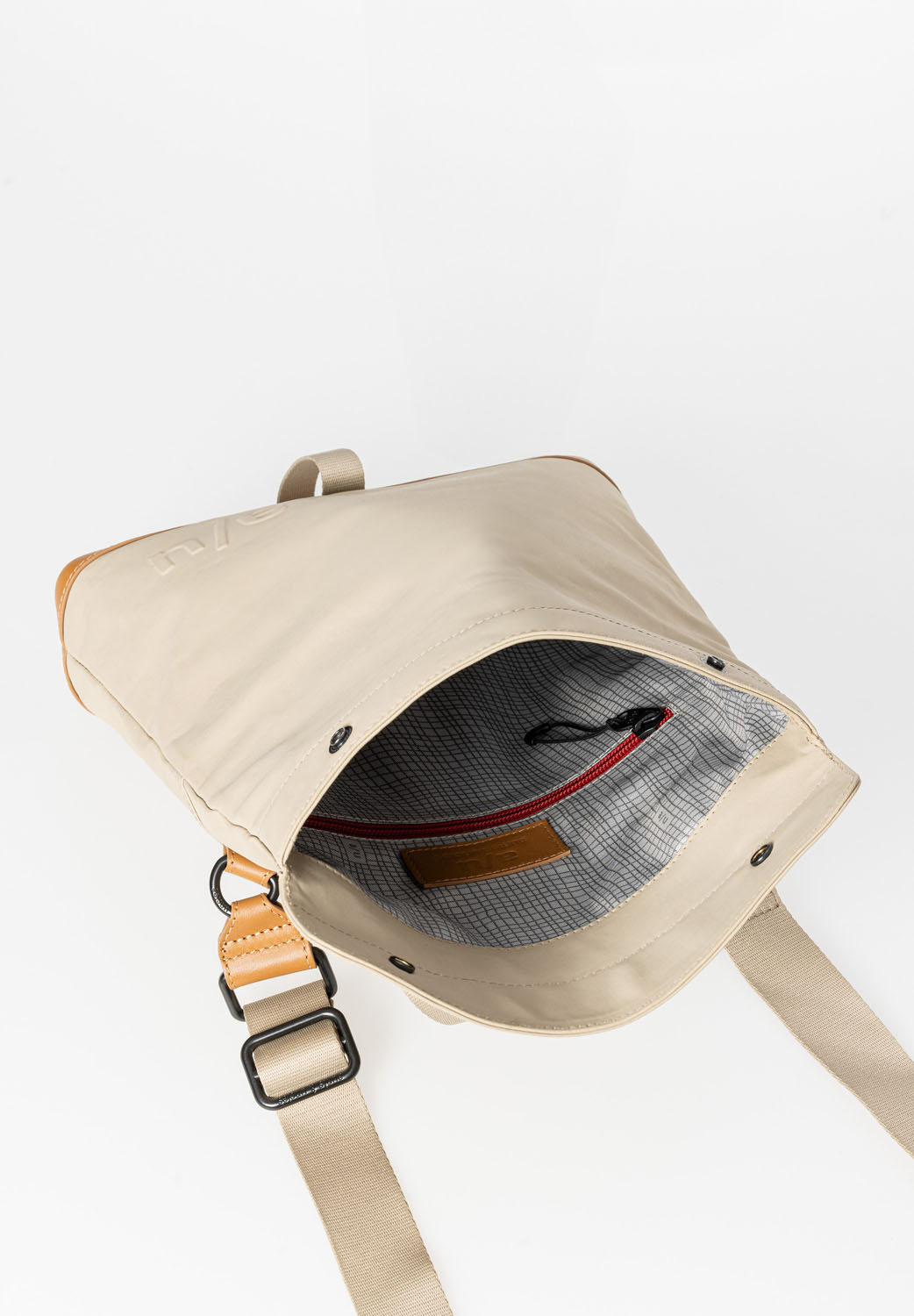 aunts & uncles Japan Yao Rolltop-Umhängetasche nomad