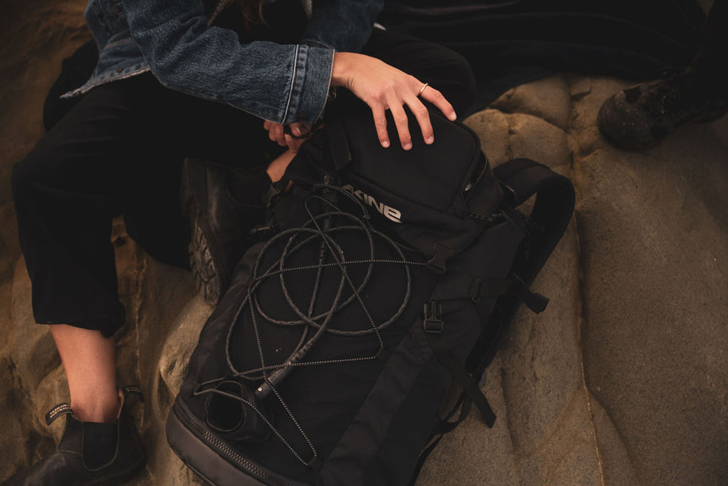 Dakine Mission Surf DLX Wet/Dry Pack 40L Rucksack Black