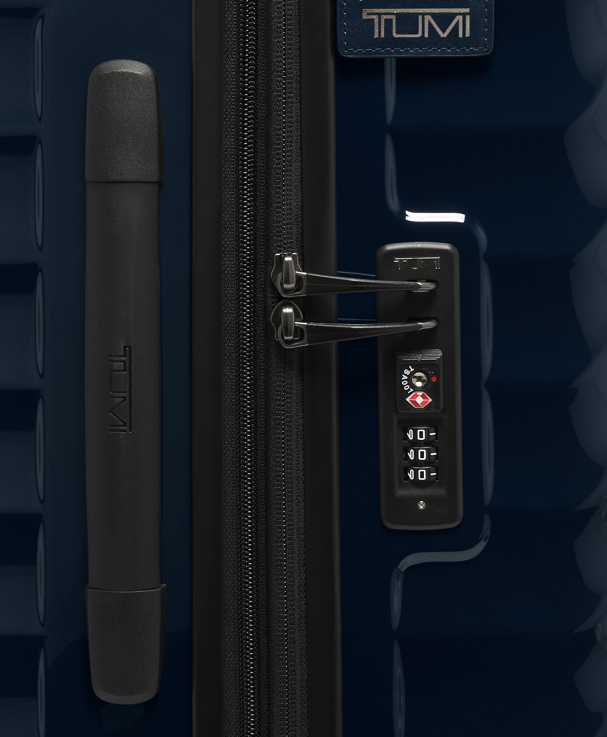 Tumi 19 Degree Erweiterbarer Aufgabekoffer für längere Reisen 77,5cm; glänzend Navy Tumi 19 Degree Erweiterbarer Aufgabekoffer für längere Reisen 77,5cm; glänzend Navy