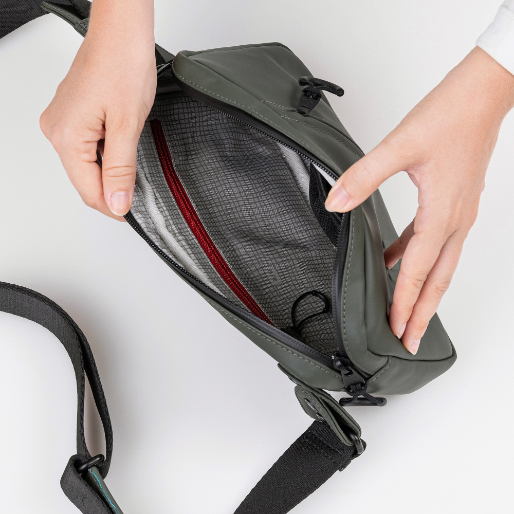 aunts & uncles Japan Nishi Mito Gürteltasche forest night