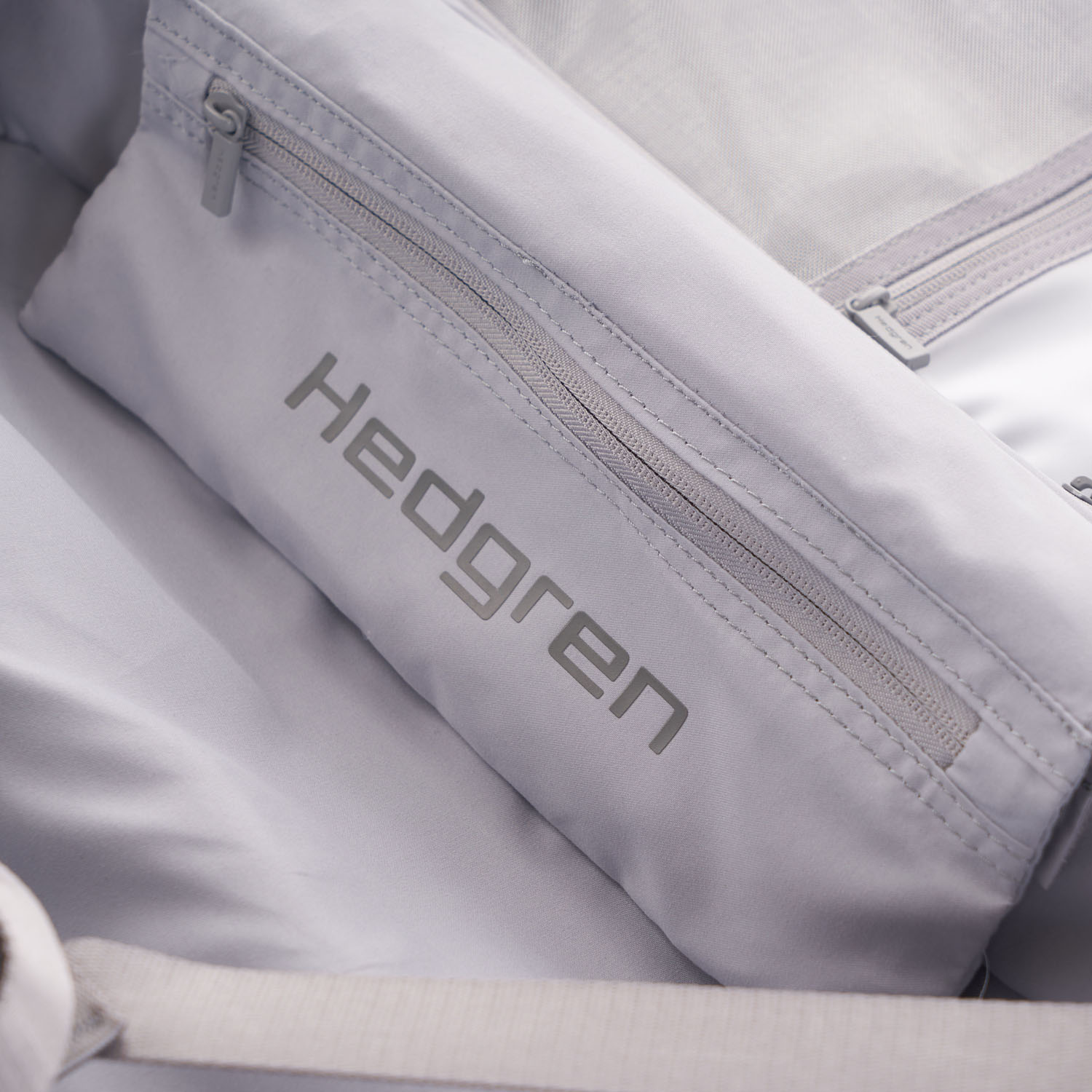 Hedgren Edge Carve XS Cabin Trolley, 4 Rollen, 55cm Charcoal