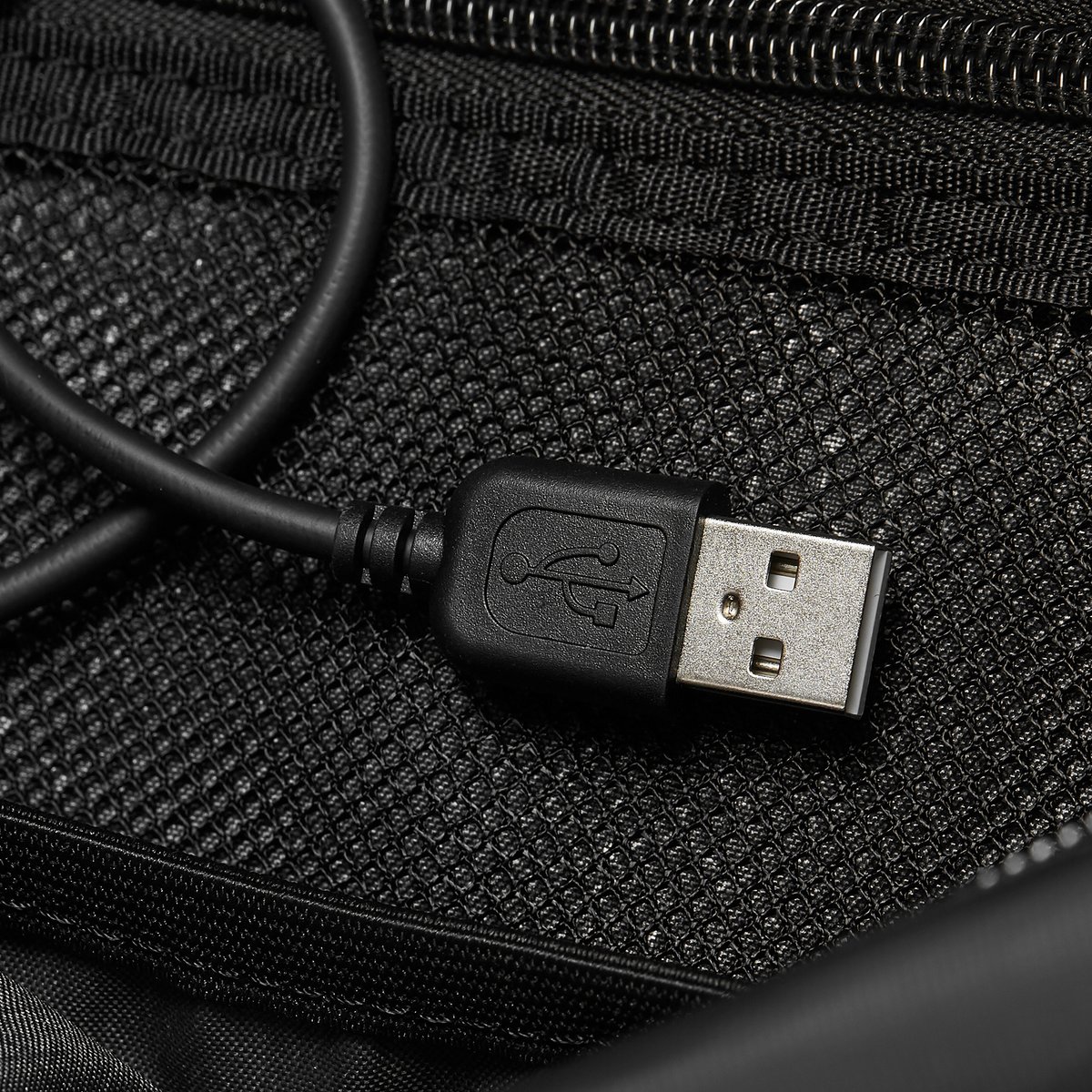 Hedgren Commute TUBE Medium Crossover, RFID geschützt Black