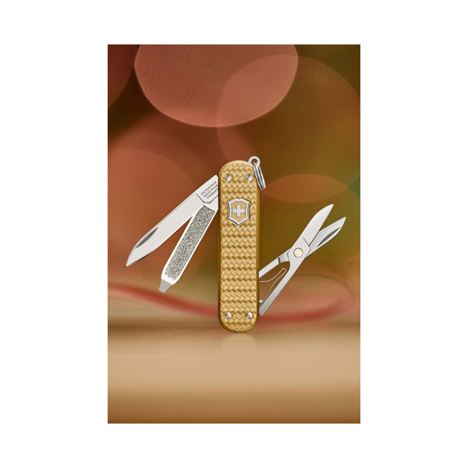 Victorinox Classic SD Precious Alox Kollektion, kleines Taschenmesser Brass Gold