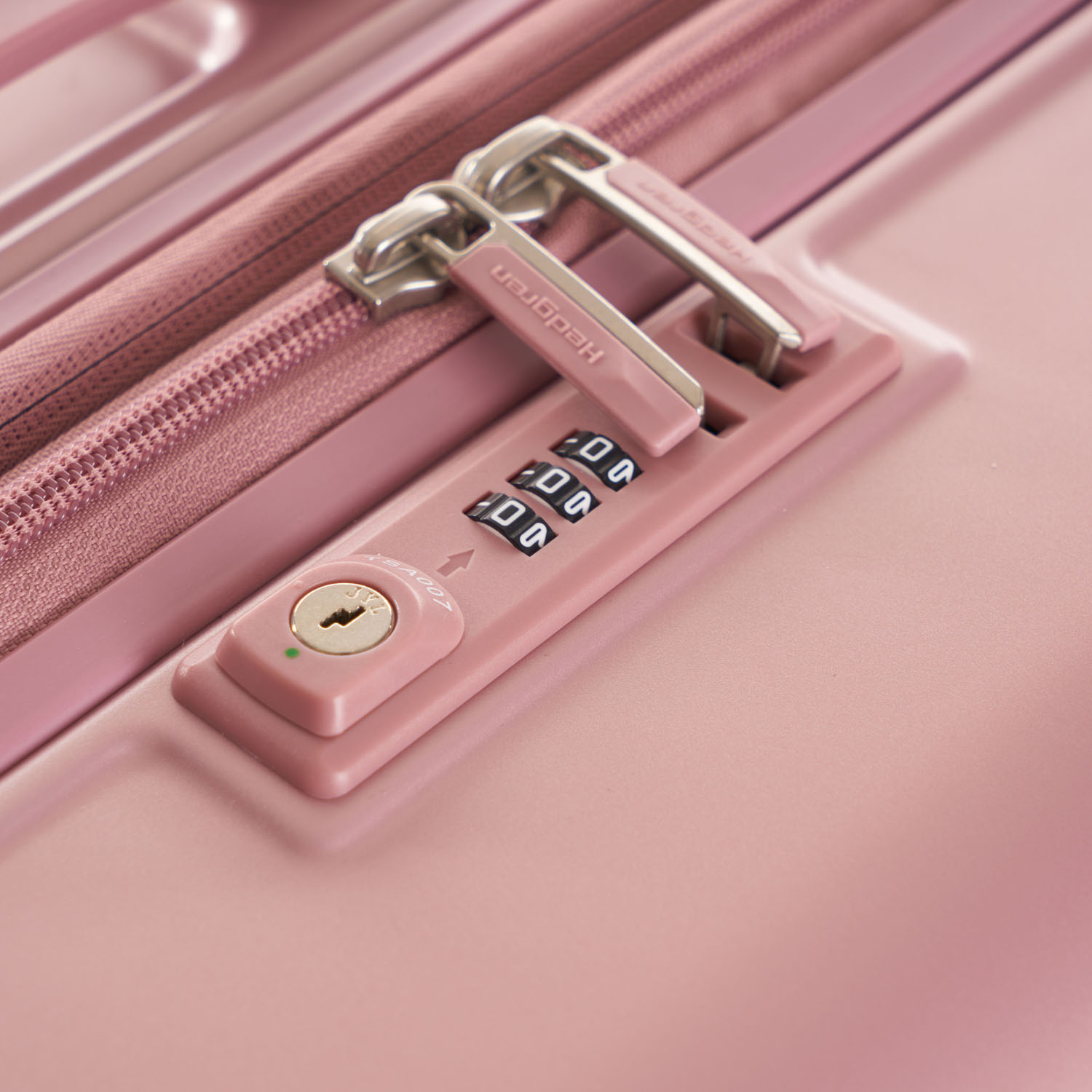 Hedgren Edge Carve L Expandable 4-Rollen-Trolley 76cm Blush Hedgren Edge Carve L Expandable 4-Rollen-Trolley 76cm Blush