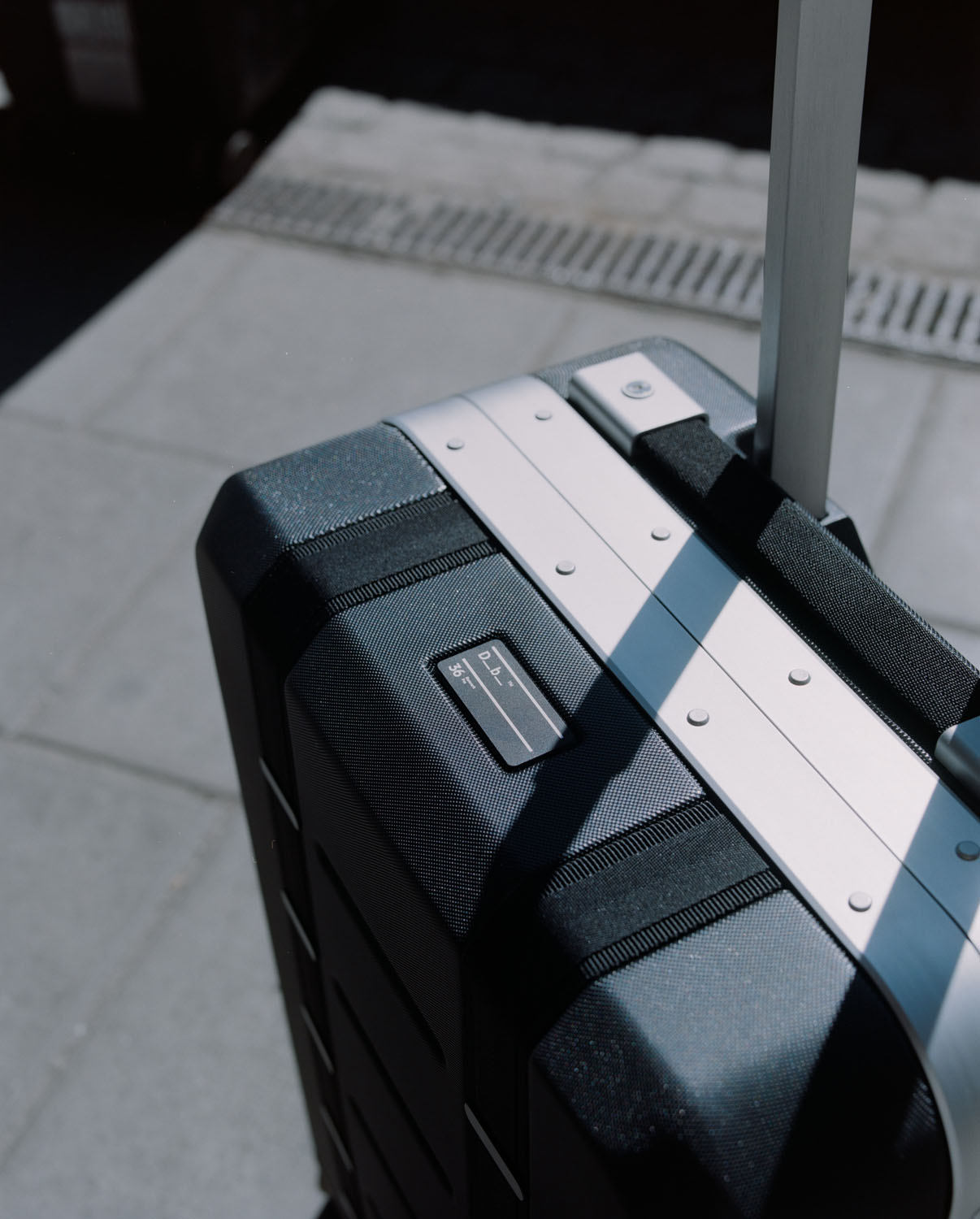 D_b_ Ramverk Pro Check-in Luggage Medium mit Aluminiumrahmen Silver