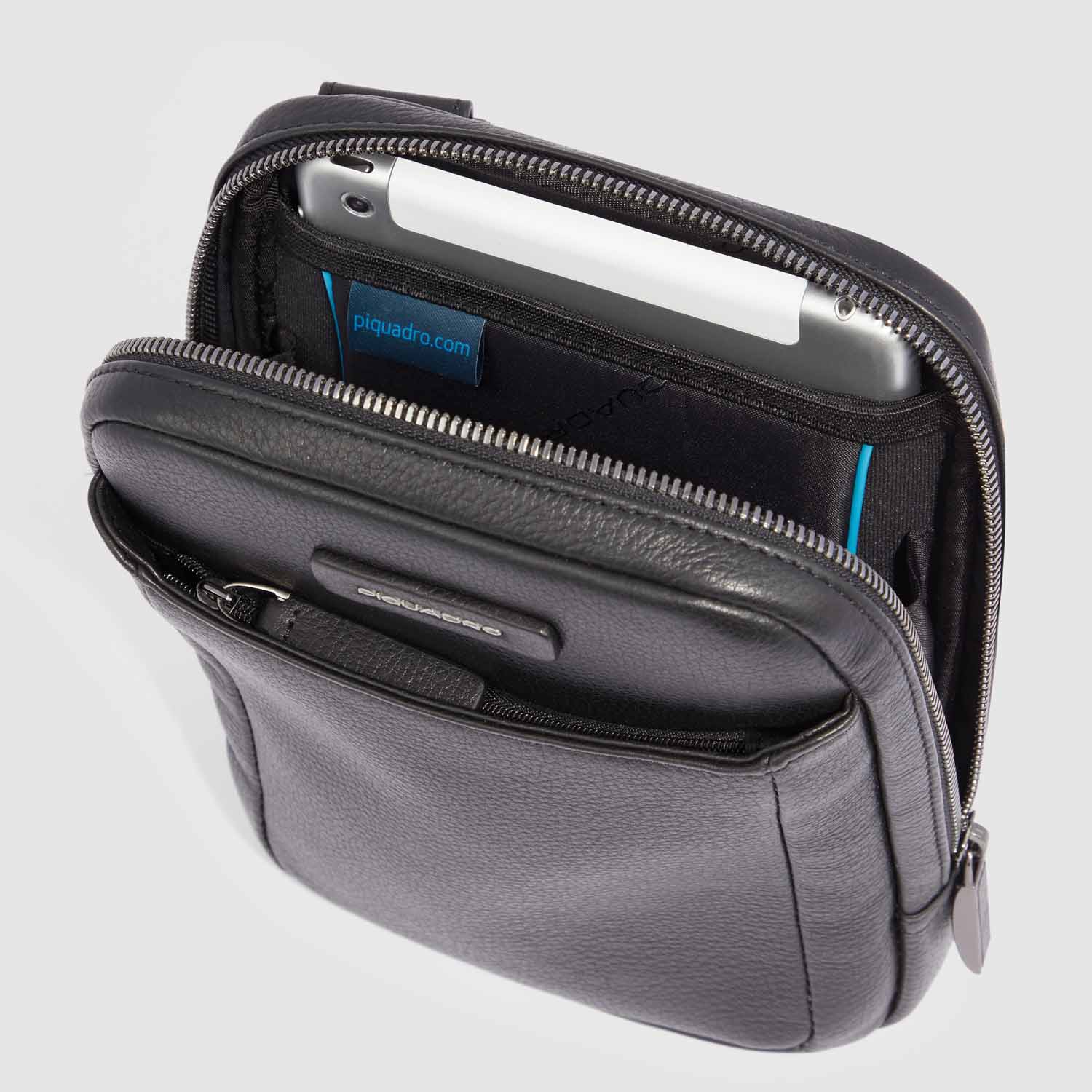 Piquadro Modus Special Pocket Crossbody Bag mit iPad®mini-Fach Schwarz Piquadro Modus Special Pocket Crossbody Bag mit iPad®mini-Fach Schwarz