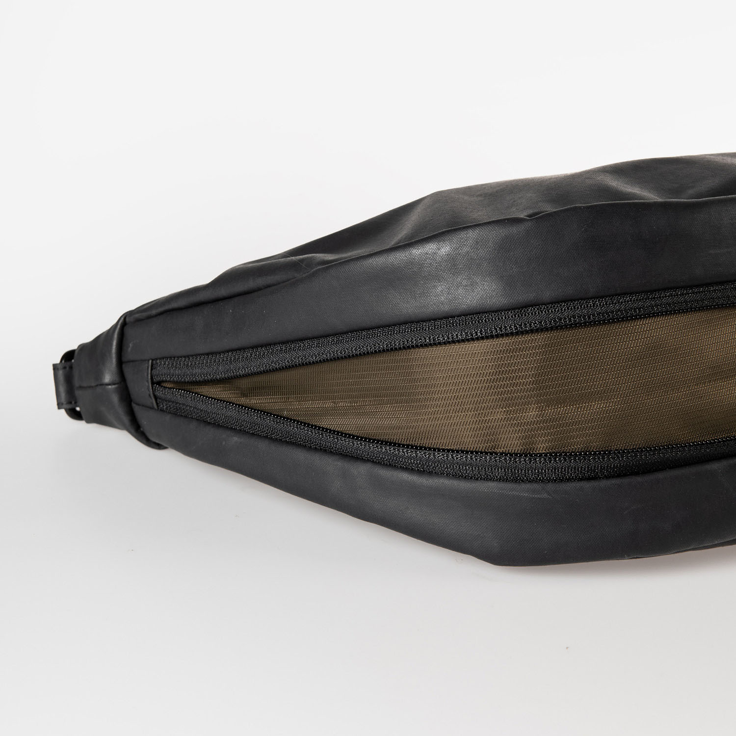 aunts & uncles Japan RE Yoshii Umhängetasche Black