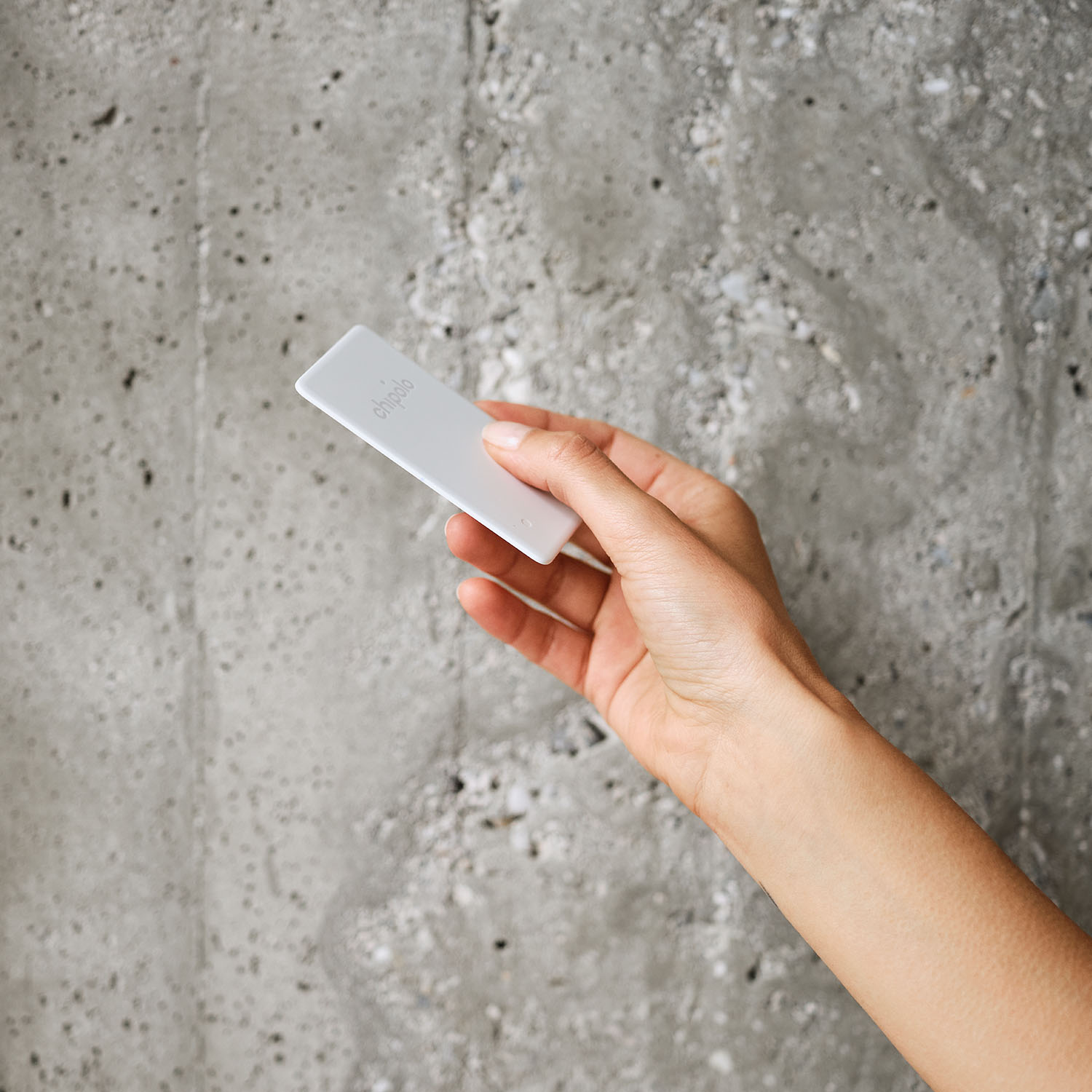 Chipolo CARD Point -- Funktioniert mit der “Mein Gerät finden” von Google-App Off white