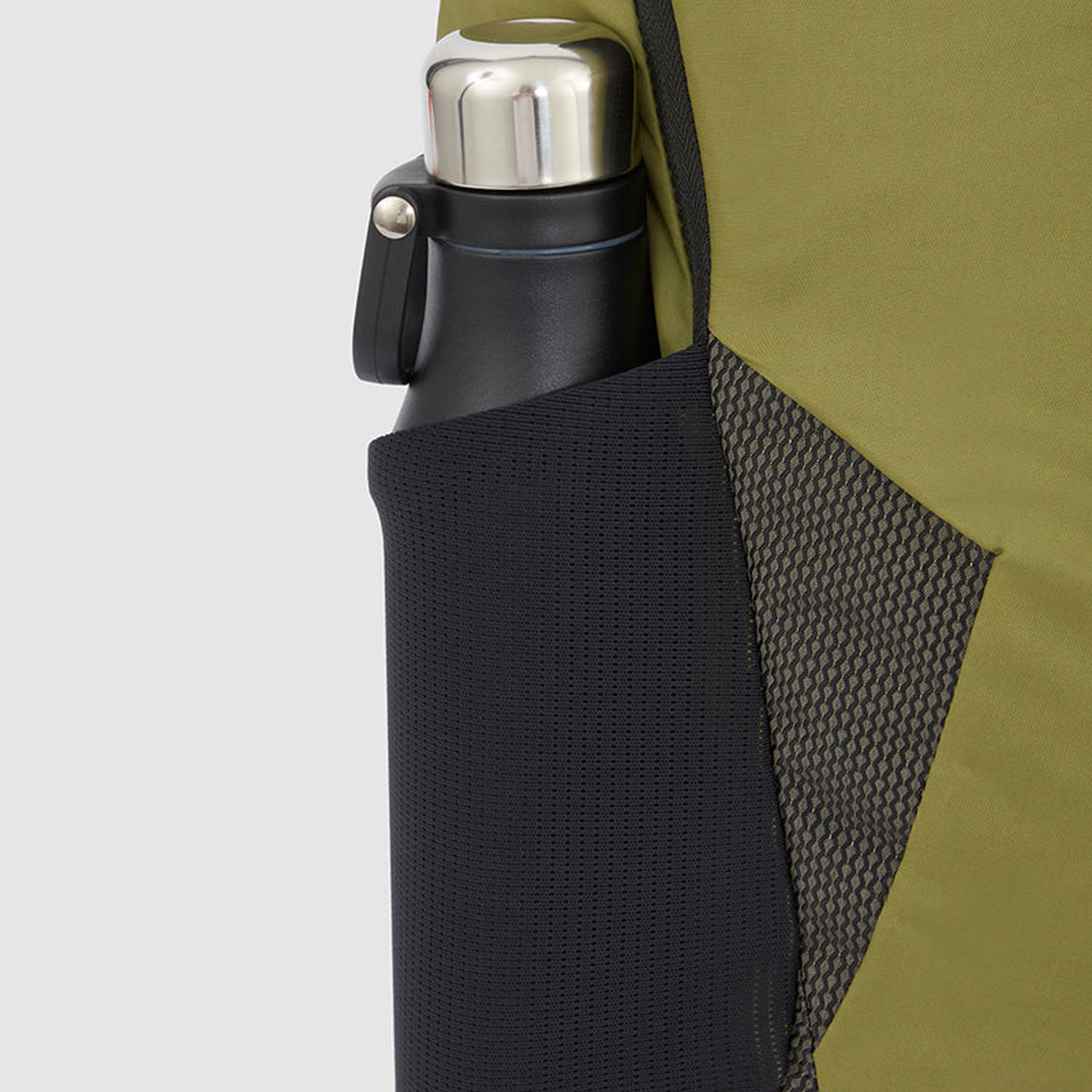 Piquadro Foldable Faltbarer Laptop-Rucksack aus rezykliertem Stoff Militärgrün Piquadro Foldable Faltbarer Laptop-Rucksack aus rezykliertem Stoff Militärgrün