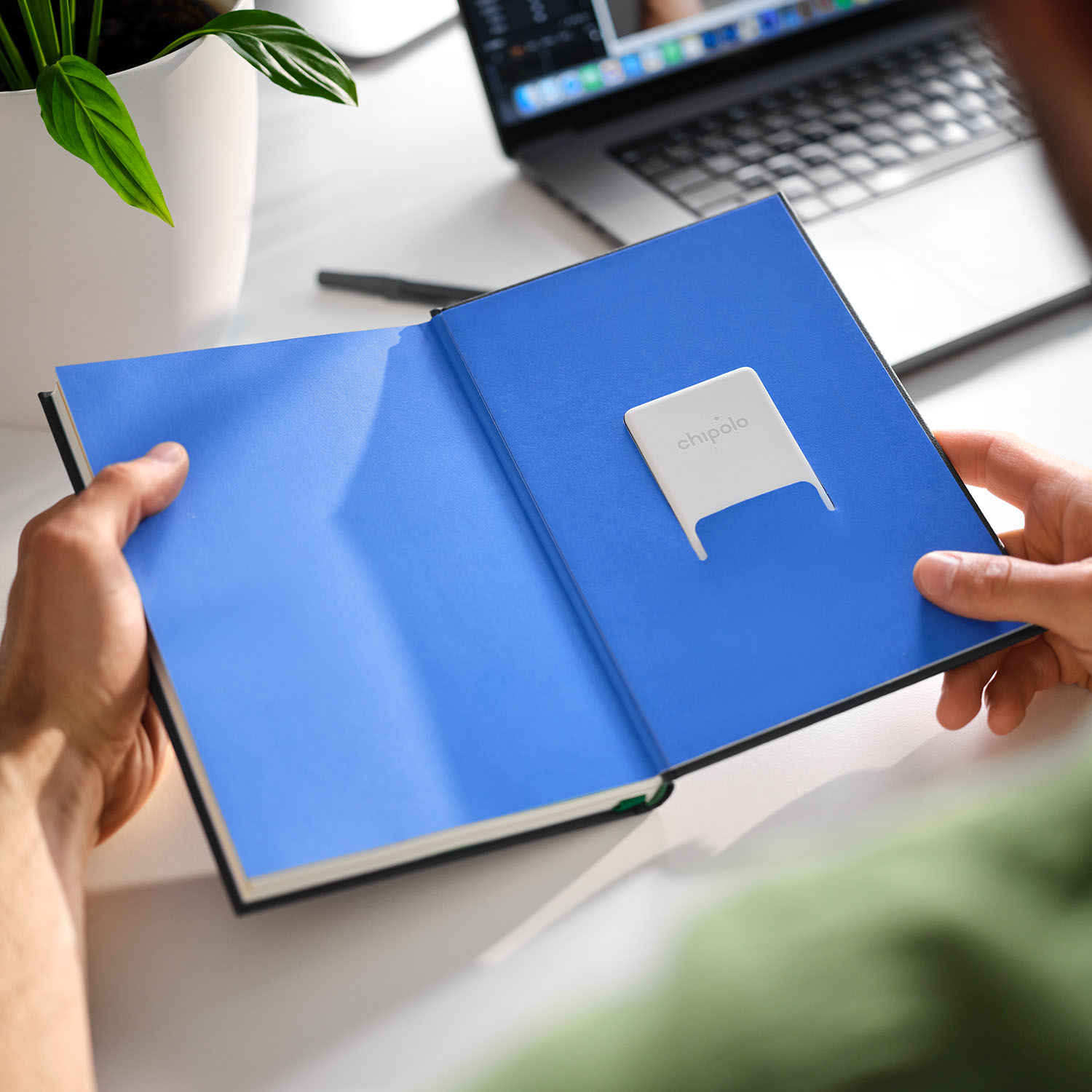 Chipolo CARD Point -- Funktioniert mit der “Mein Gerät finden” von Google-App Off white
