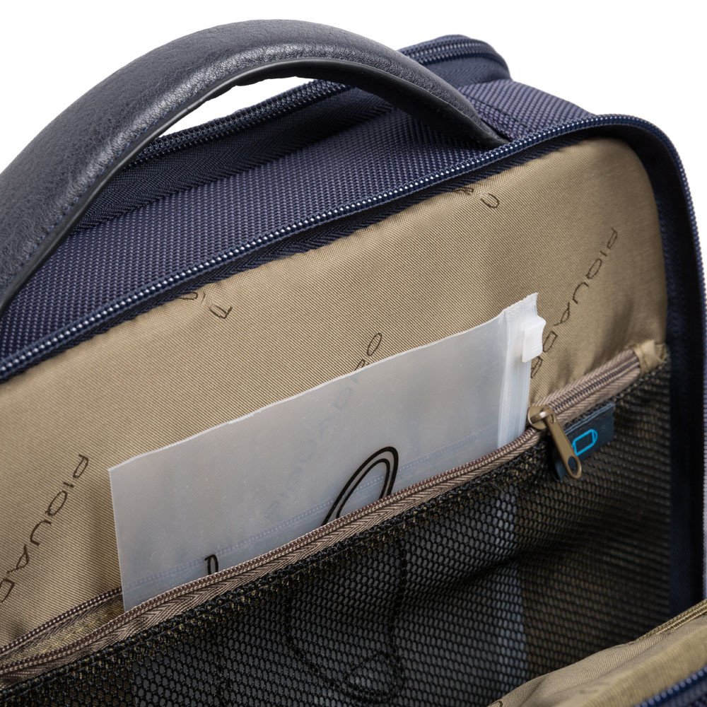 Piquadro Brief 2 Laptoprucksack 15,6" aus rezykliertem Stoff mit iPad Blau Piquadro Brief 2 Laptoprucksack 15,6" aus rezykliertem Stoff mit iPad Blau