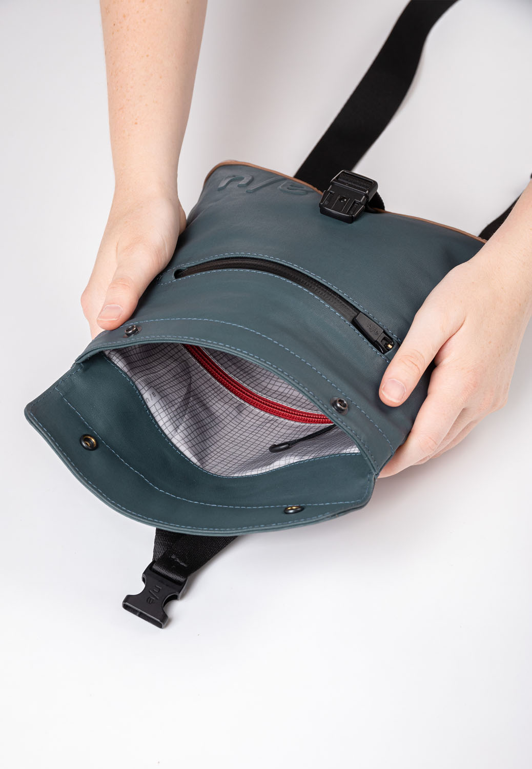 aunts & uncles Japan Tsu Multifunktional: Gürteltasche/Umhängetasche cosmic void