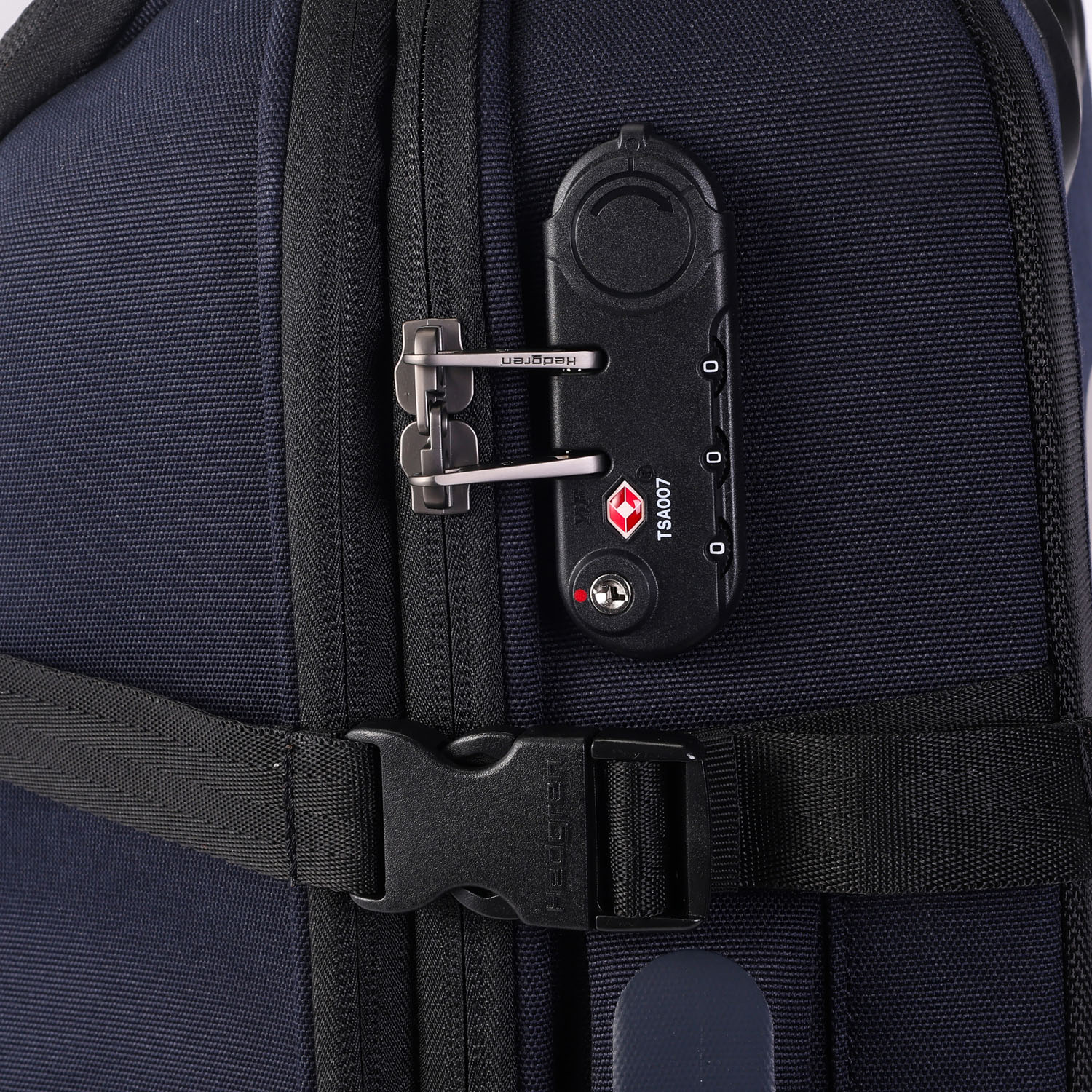 Hedgren Comby WEEKEND Spinner 55cm EXP Peacoat Blue Hedgren Comby WEEKEND Spinner 55cm EXP Peacoat Blue