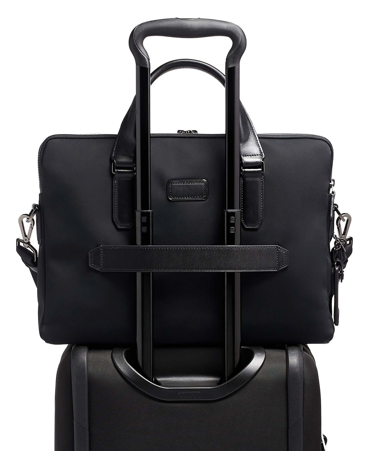 Tumi Harrison Sycamore Aktentasche mit Laptopfach 14" + GRATIS HOTELGUTSCHEIN Schwarz Tumi Harrison Sycamore Aktentasche mit Laptopfach 14" + GRATIS HOTELGUTSCHEIN Schwarz