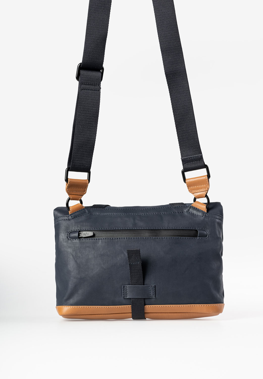 aunts & uncles Japan Yao Rolltop-Umhängetasche night blue aunts & uncles Japan Yao Rolltop-Umhängetasche night blue