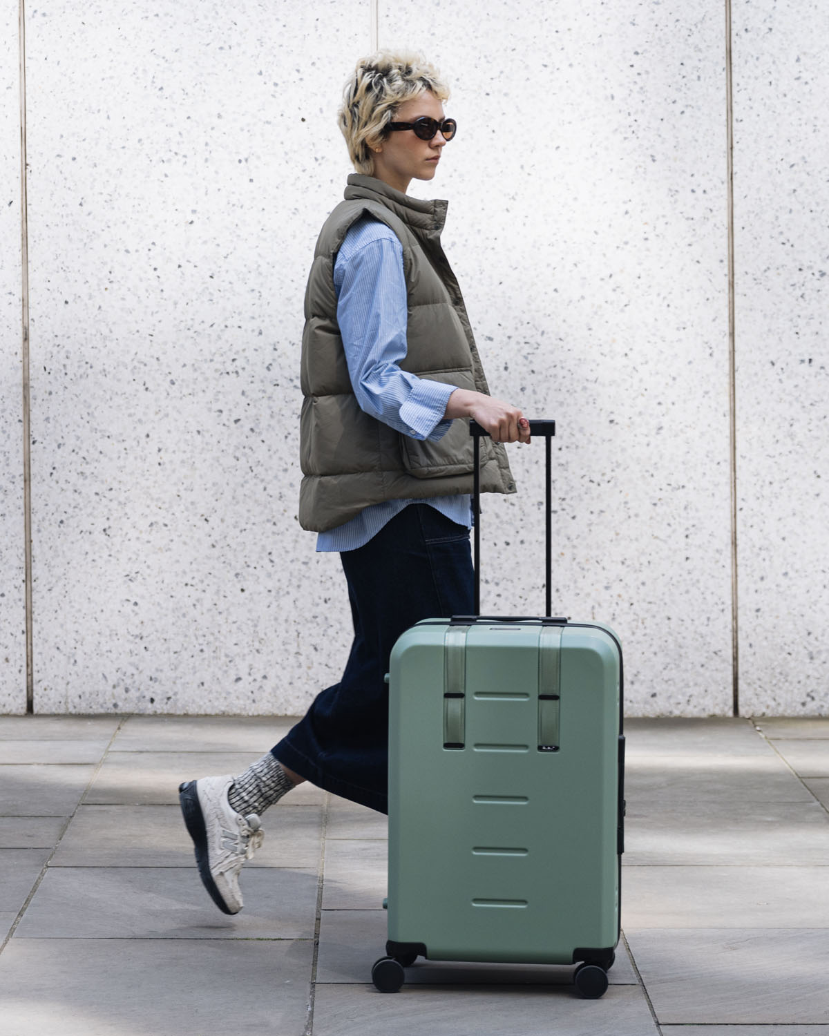 D_b_ Ramverk Check-in Luggage Medium Green Ray