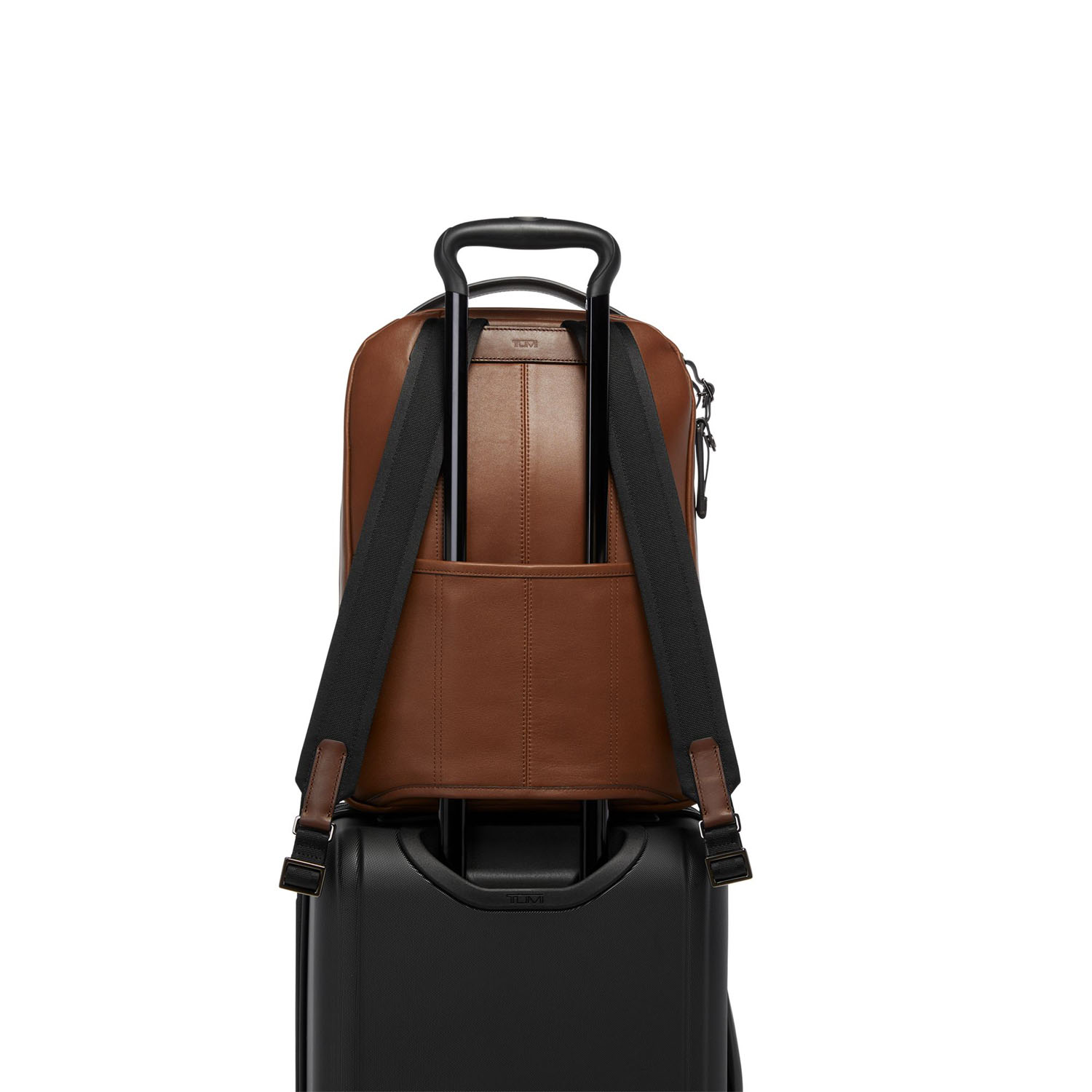 Tumi Harrison Bradner Leder-Rucksack mit Laptopfach 14" + GRATIS HOTELGUTSCHEIN Cognac Tumi Harrison Bradner Leder-Rucksack mit Laptopfach 14" + GRATIS HOTELGUTSCHEIN Cognac