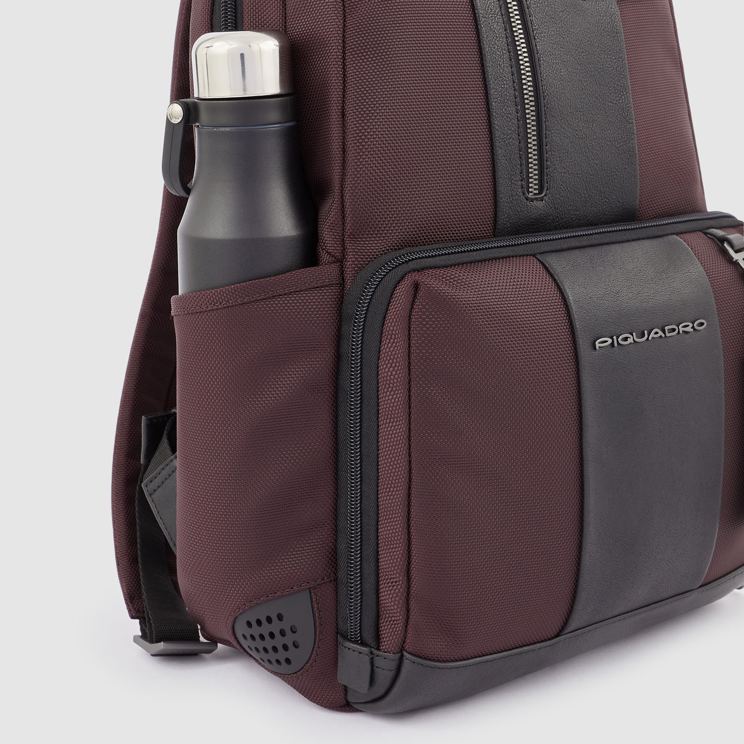 Piquadro Brief 2 Laptoprucksack aus rezykliertem Stoff für 14" Notebook wengè Piquadro Brief 2 Laptoprucksack aus rezykliertem Stoff für 14" Notebook wengè