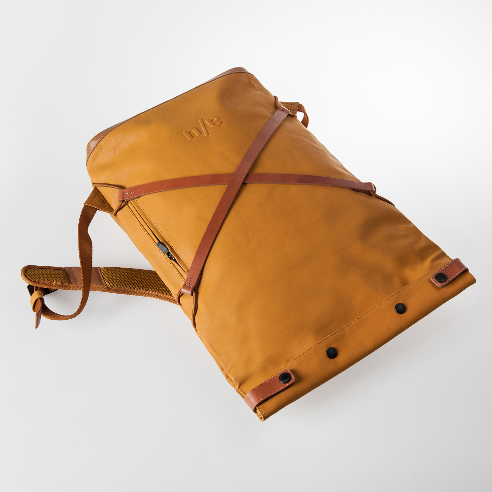 aunts & uncles Japan Osaka Rolltop Rucksack mit 15" Notebookfach butterscotch aunts & uncles Japan Osaka Rolltop Rucksack mit 15" Notebookfach butterscotch