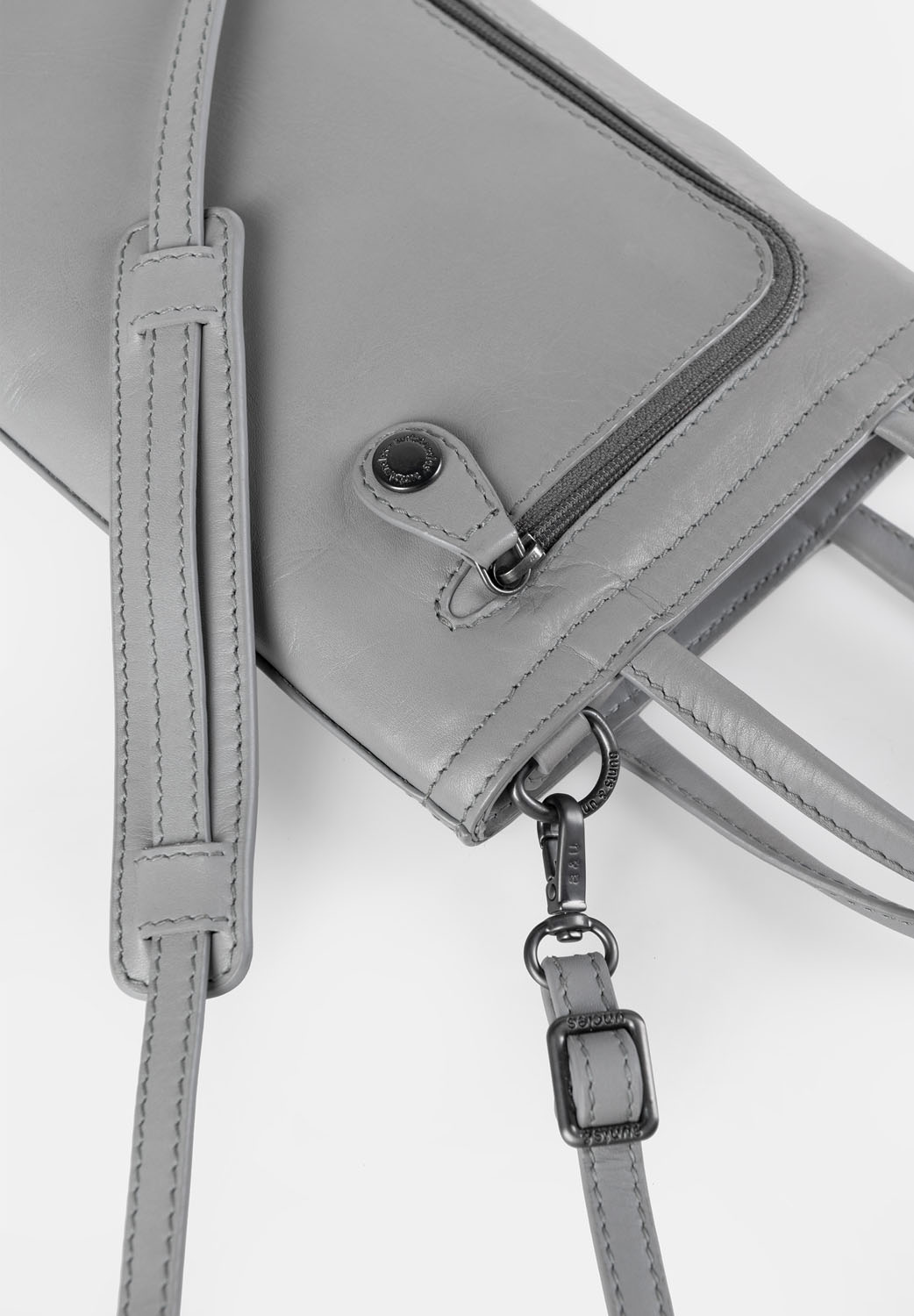 aunts & uncles Jamie´s Orchard FREESIA Phone bag circular grey