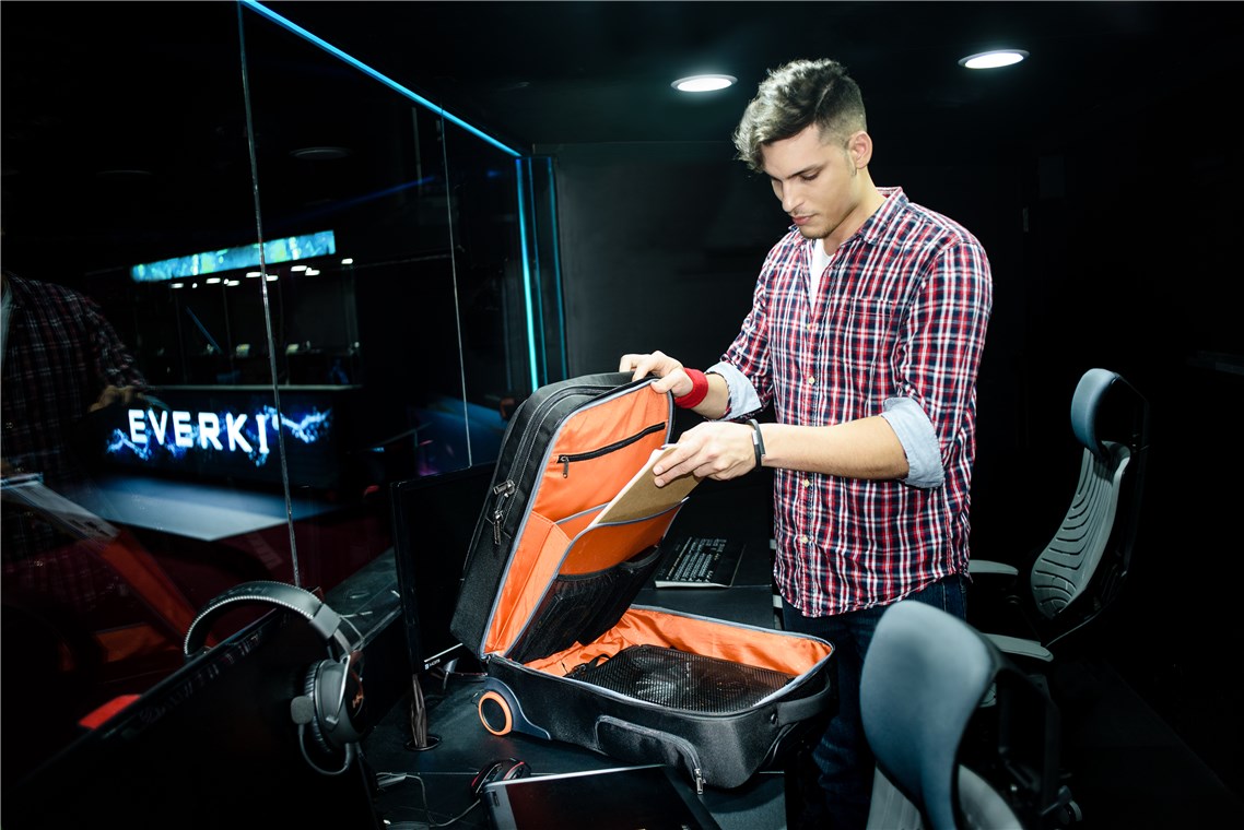 Everki Wheeled 420 Laptop-Trolley, von 15-Zoll bis 18,4-Zoll Schwarz Everki Wheeled 420 Laptop-Trolley, von 15-Zoll bis 18,4-Zoll Schwarz