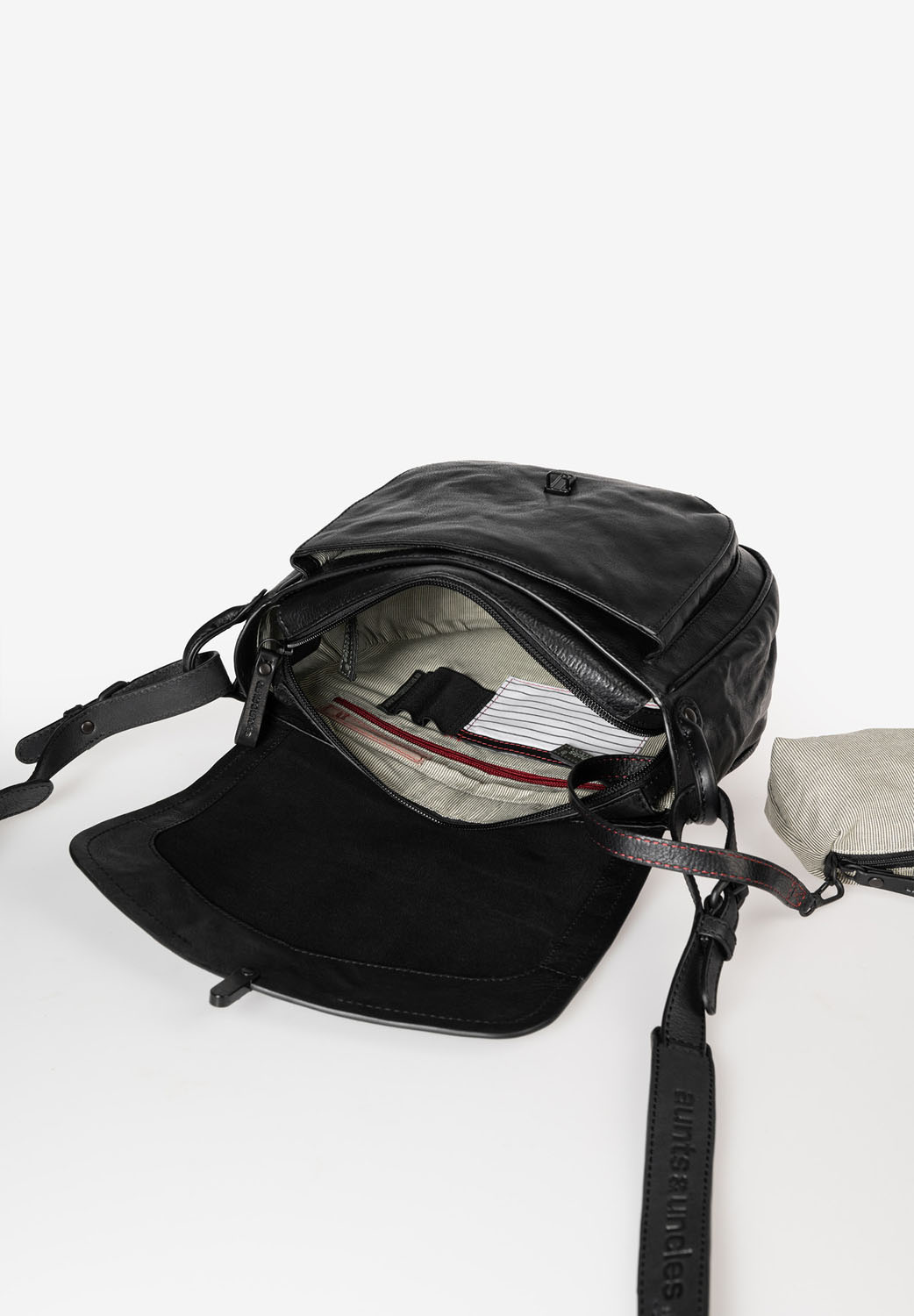 aunts & uncles Grandma's Luxury Club Mrs. Mole Cake Black Smoke