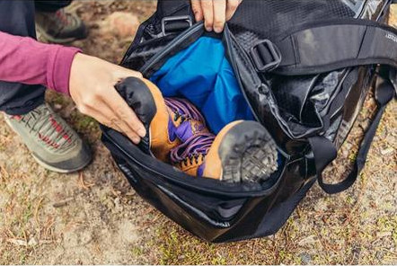 Gregory ALPACA 40 Liter Reisetasche Obsidian Black Gregory ALPACA 40 Liter Reisetasche Obsidian Black