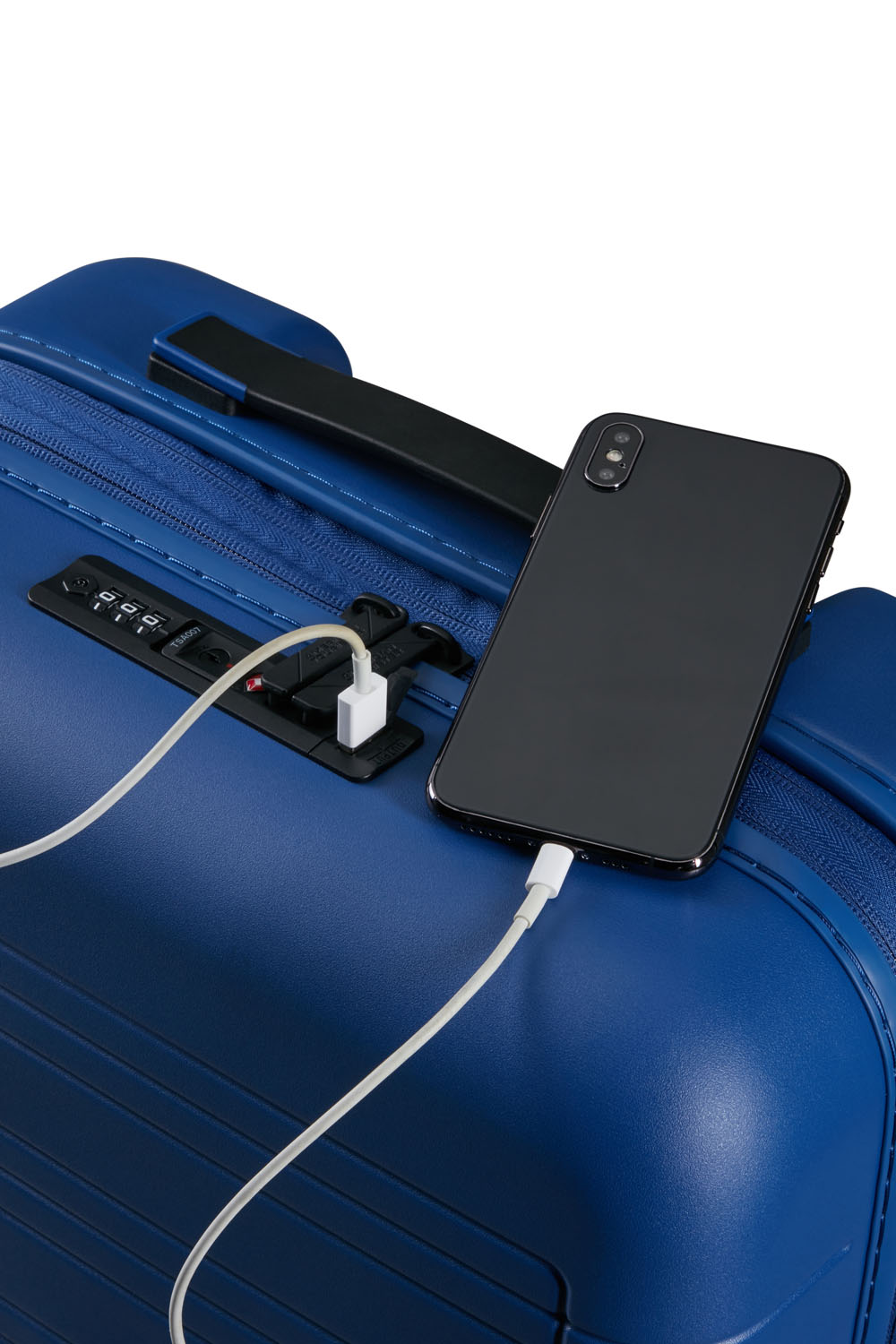 American Tourister Novastream Trolley 55cm mit 4 Rollen, erweiterbar Navy Blue American Tourister Novastream Trolley 55cm mit 4 Rollen, erweiterbar Navy Blue