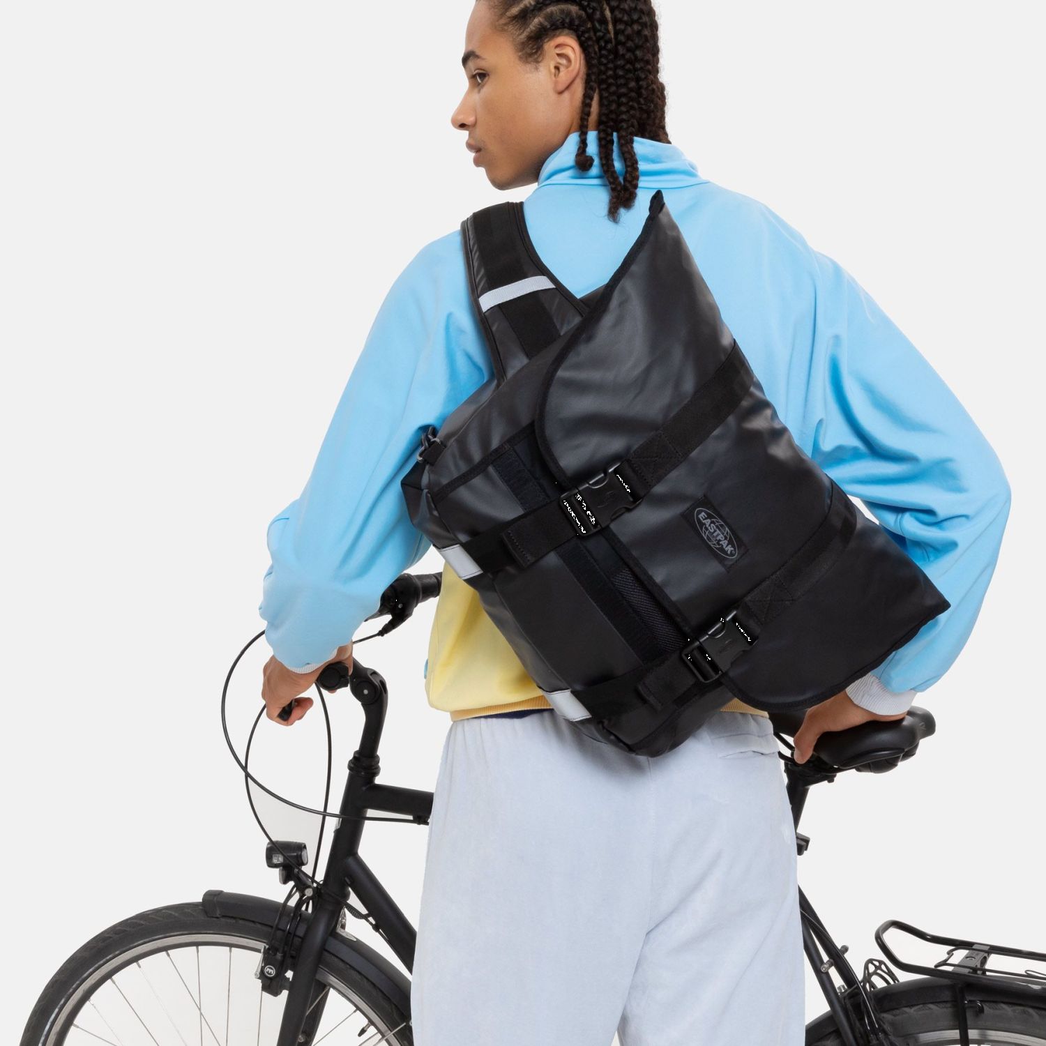 Eastpak MESSER BIKE Messenger-Tasche Tarp Black Eastpak MESSER BIKE Messenger-Tasche Tarp Black