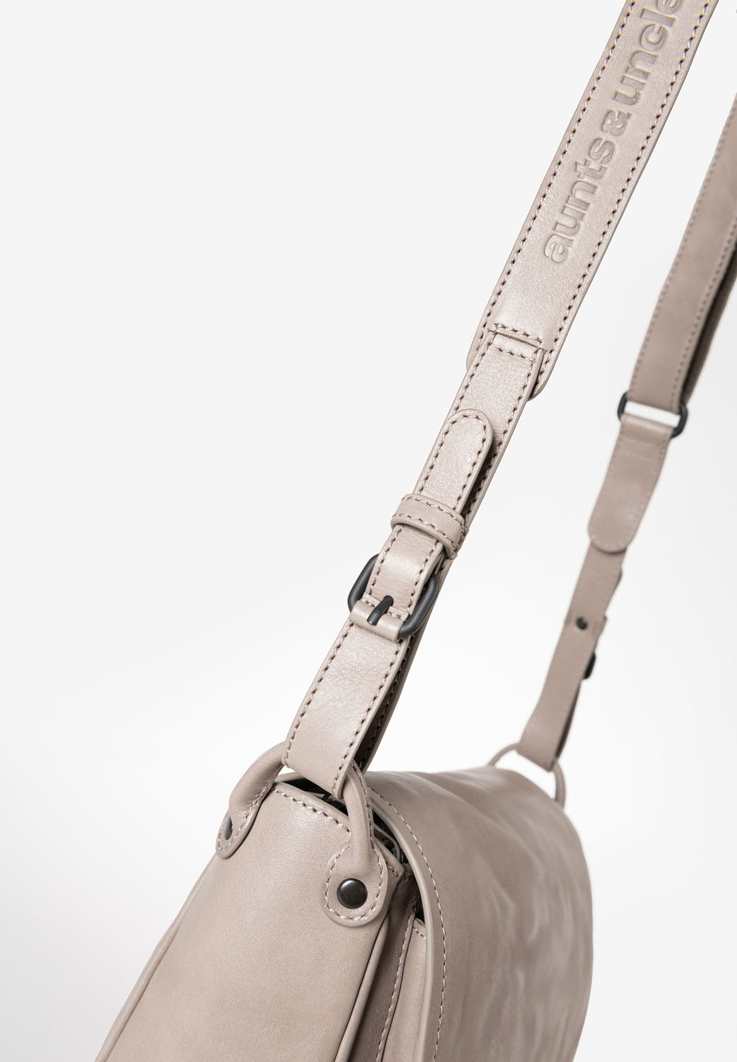 aunts & uncles Grandma's Luxury Club Mrs. Mole Cake Cashmere